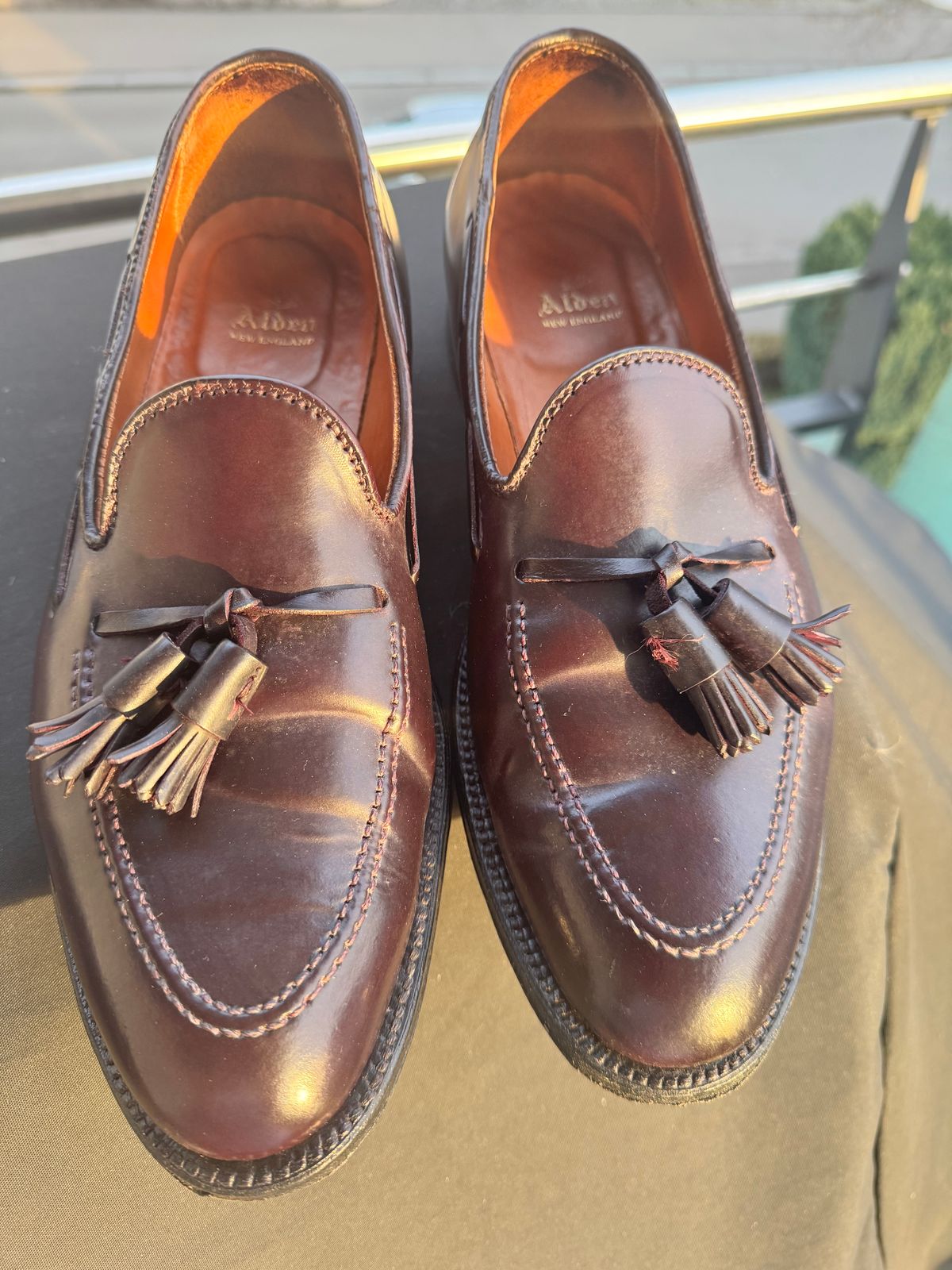 Photo by yankinschweiz on February 4, 2026 of the Alden 563 Tassel Moccasin Loafer in Horween Color 8 Shell Cordovan.
