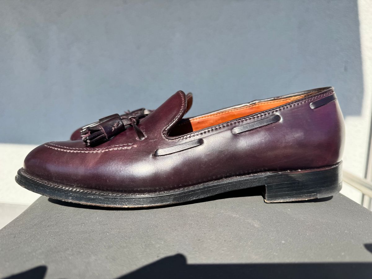 Photo by yankinschweiz on March 3, 2026 of the Alden 563 Tassel Moccasin Loafer in Horween Color 8 Shell Cordovan.