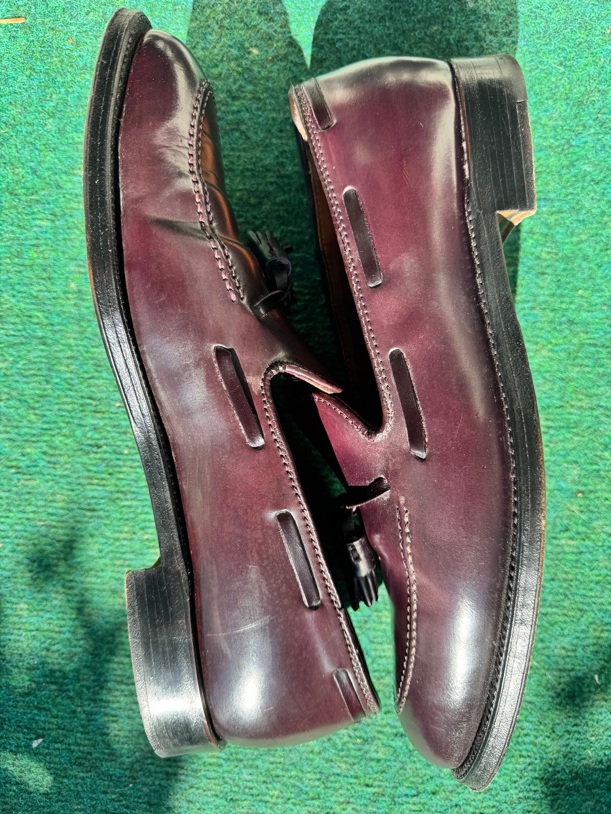 Photo by yankinschweiz on March 3, 2026 of the Alden 563 Tassel Moccasin Loafer in Horween Color 8 Shell Cordovan.