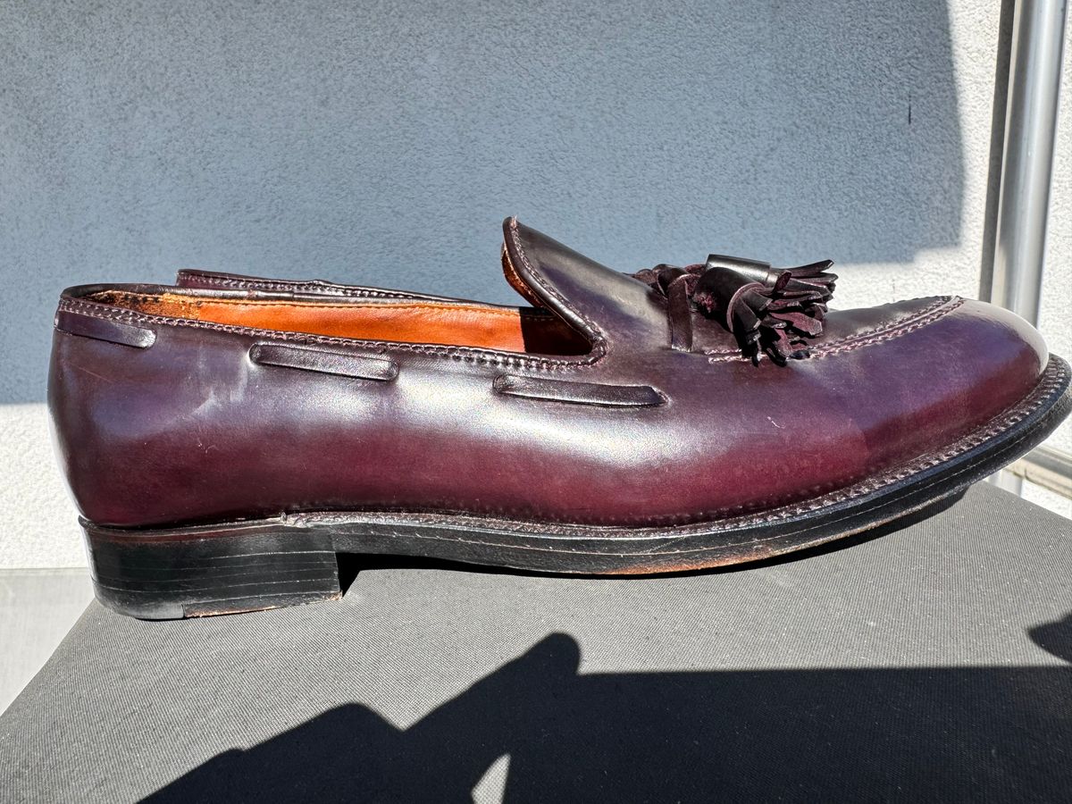 Photo by yankinschweiz on March 3, 2026 of the Alden 563 Tassel Moccasin Loafer in Horween Color 8 Shell Cordovan.