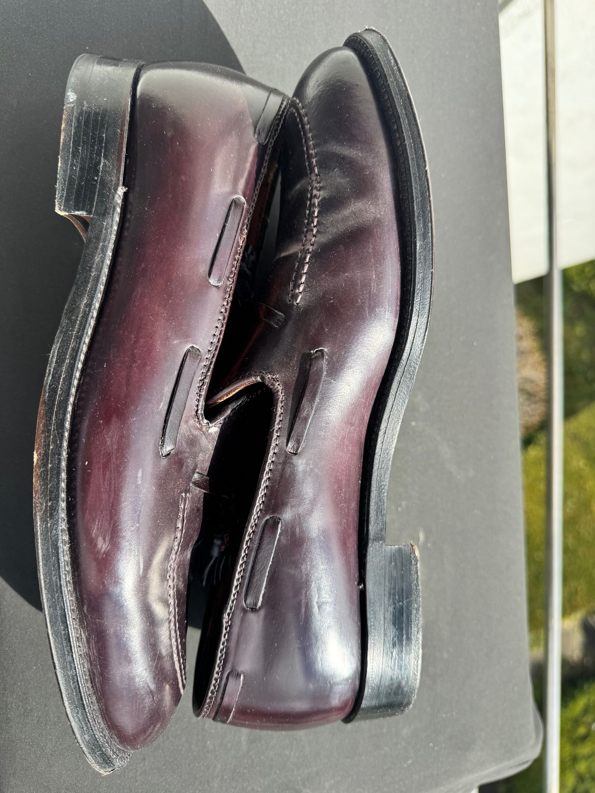 Photo by yankinschweiz on April 1, 2026 of the Alden 563 Tassel Moccasin Loafer in Horween Color 8 Shell Cordovan.