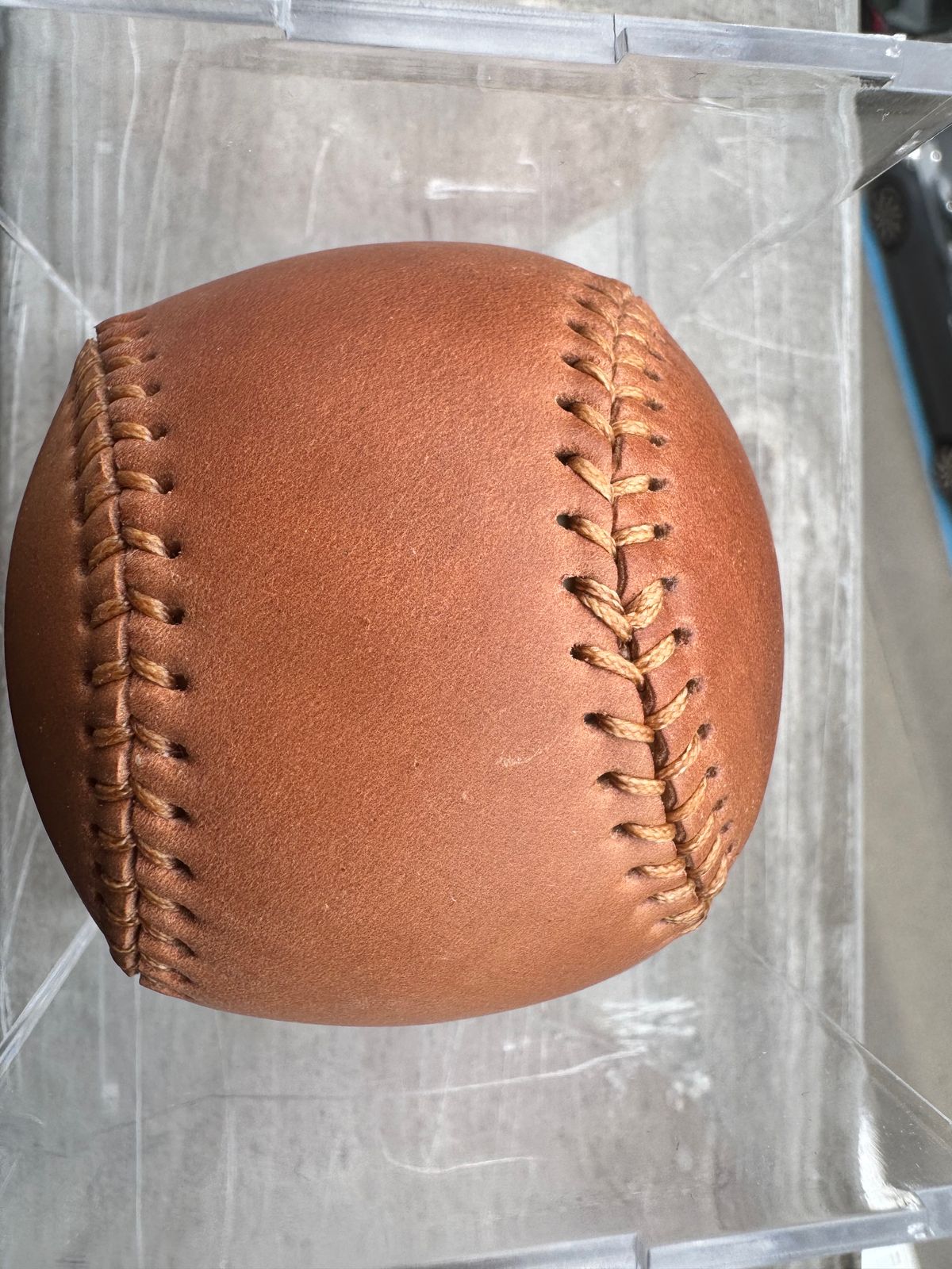 Photo by yankinschweiz on October 3, 2025 of the Ashland Leather Baseball in Horween Raw Natural Shell Cordova.
