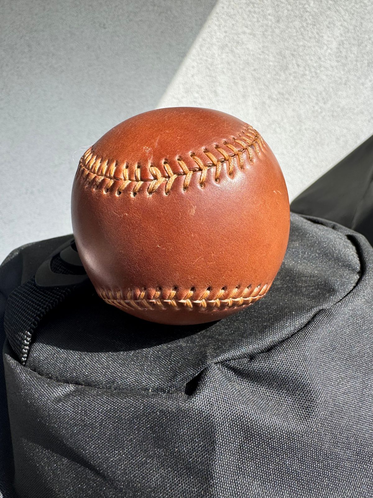 Photo by yankinschweiz on April 1, 2026 of the Ashland Leather Baseball in Horween Raw Natural Shell Cordova.