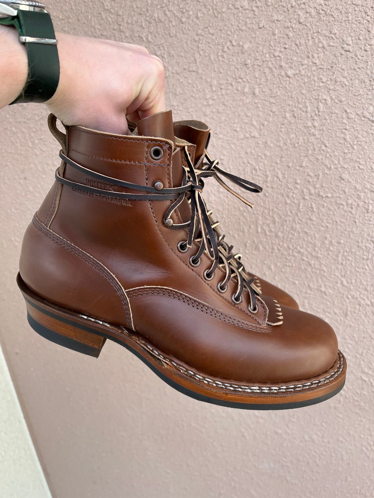 Photo by hansven on March 29, 2022 of the White's 350 Cutter in Horween British Tan Chromexcel.