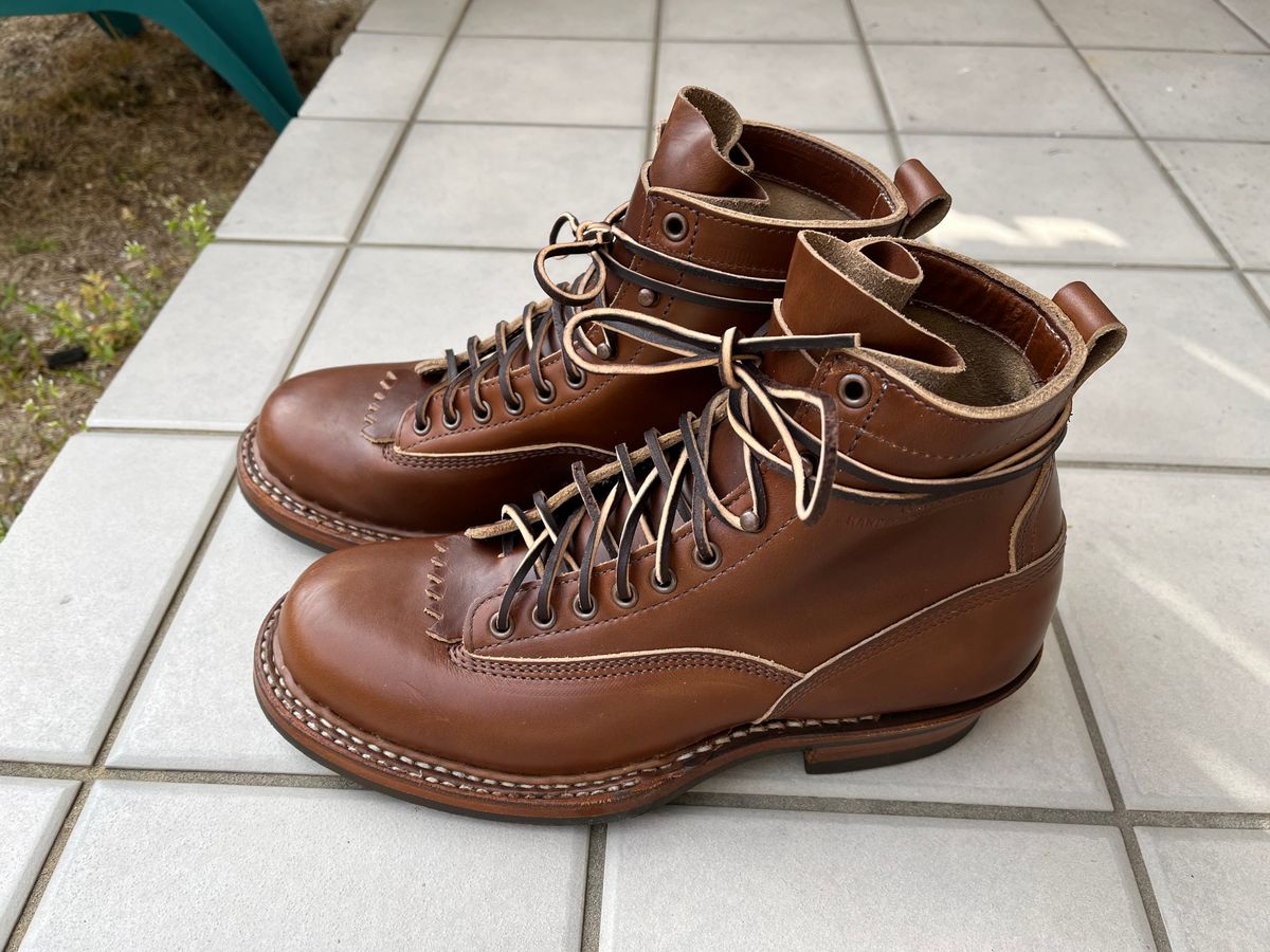 Photo by hansven on March 29, 2022 of the White's 350 Cutter in Horween British Tan Chromexcel.