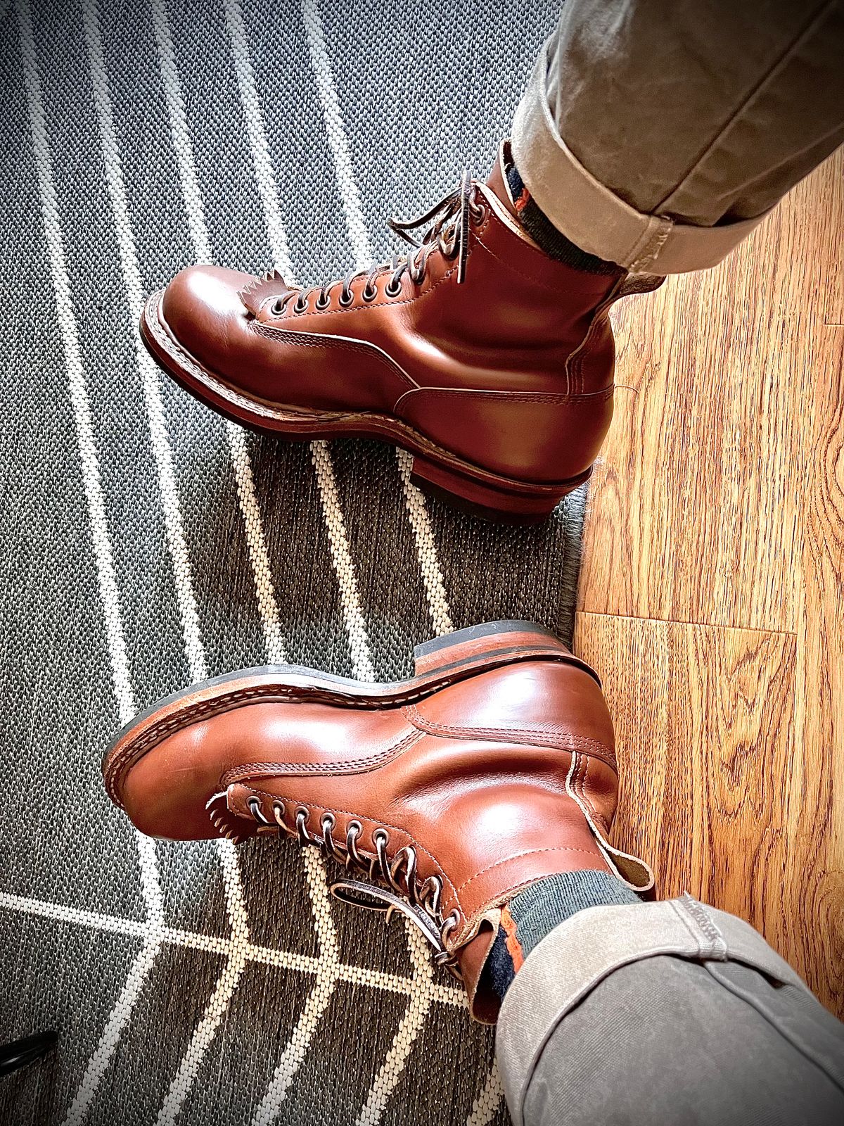 Photo by hansven on April 7, 2022 of the White's 350 Cutter in Horween British Tan Chromexcel.