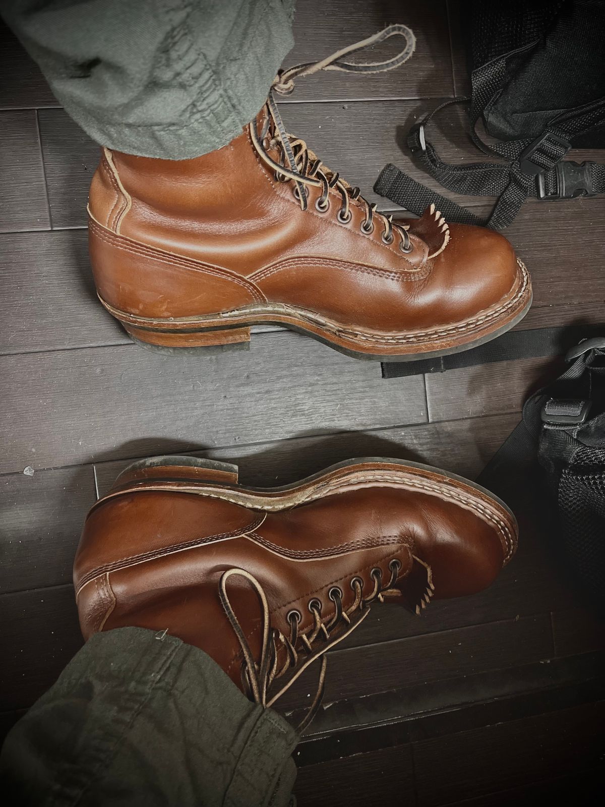 Photo by hansven on August 30, 2022 of the White's 350 Cutter in Horween British Tan Chromexcel.