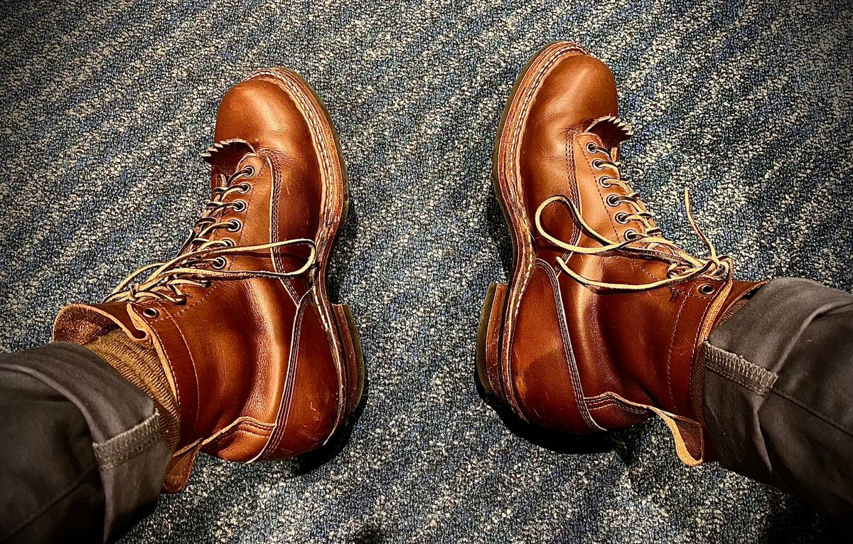 Photo by hansven on December 18, 2022 of the White's 350 Cutter in Horween British Tan Chromexcel.