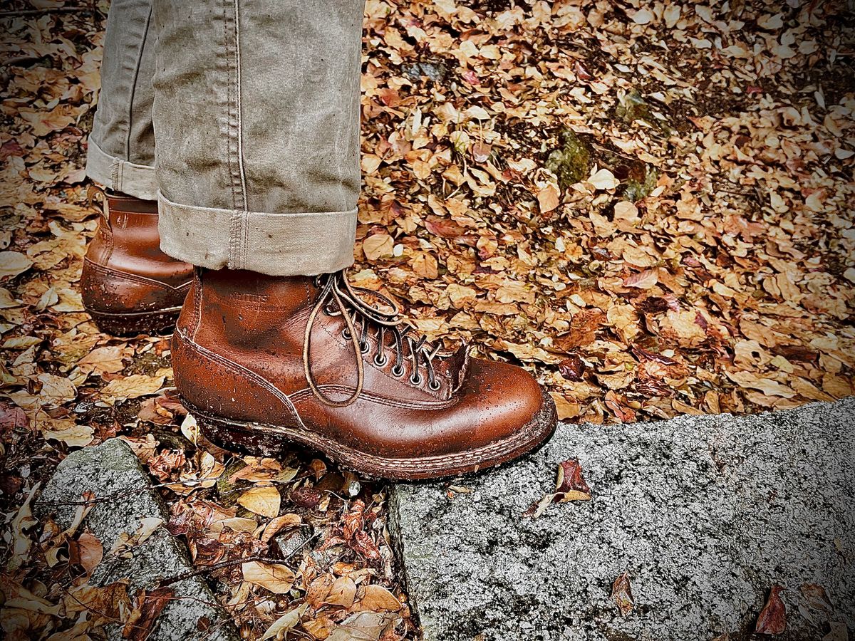 Photo by hansven on December 21, 2022 of the White's 350 Cutter in Horween British Tan Chromexcel.