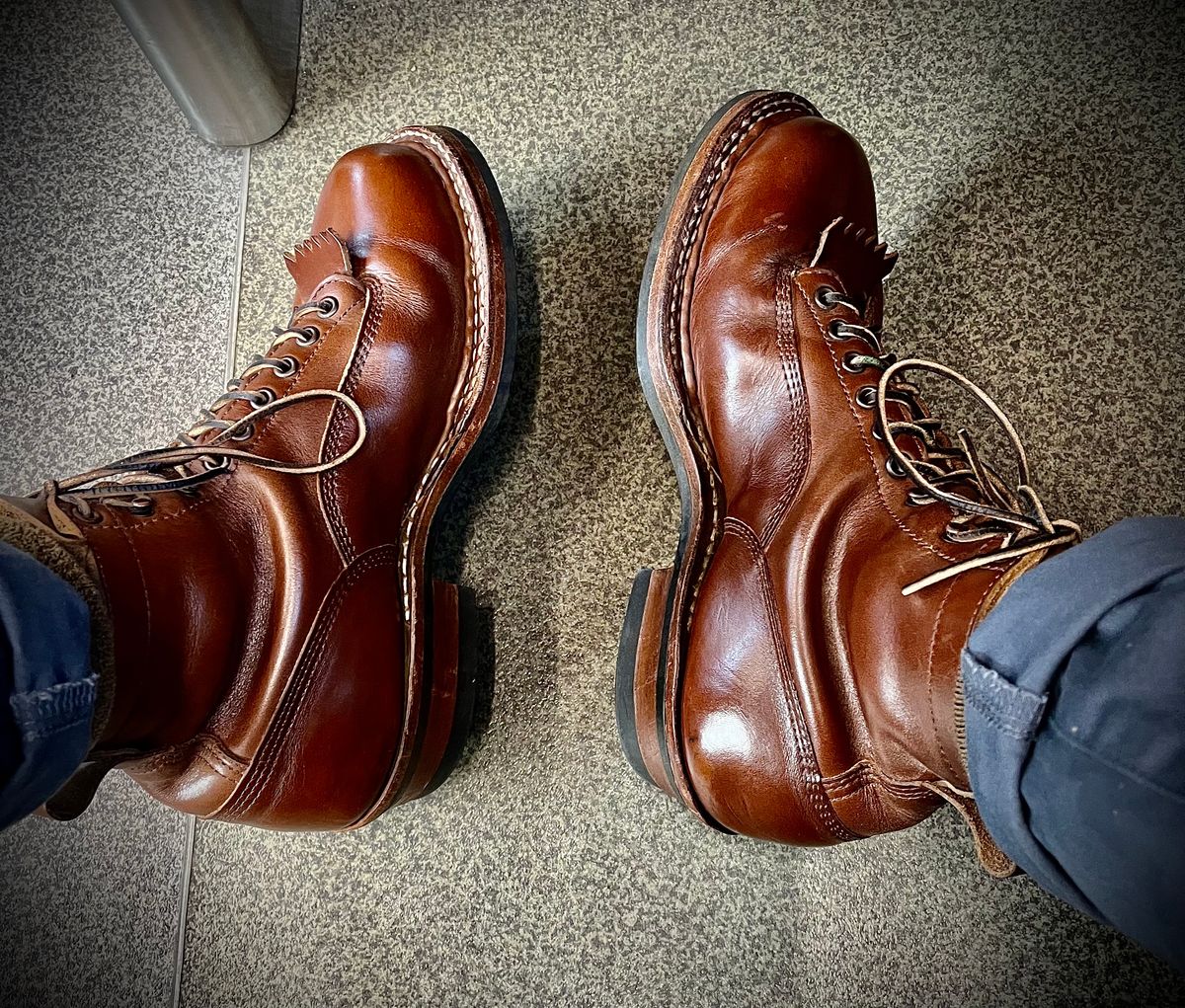 Photo by hansven on December 22, 2022 of the White's 350 Cutter in Horween British Tan Chromexcel.