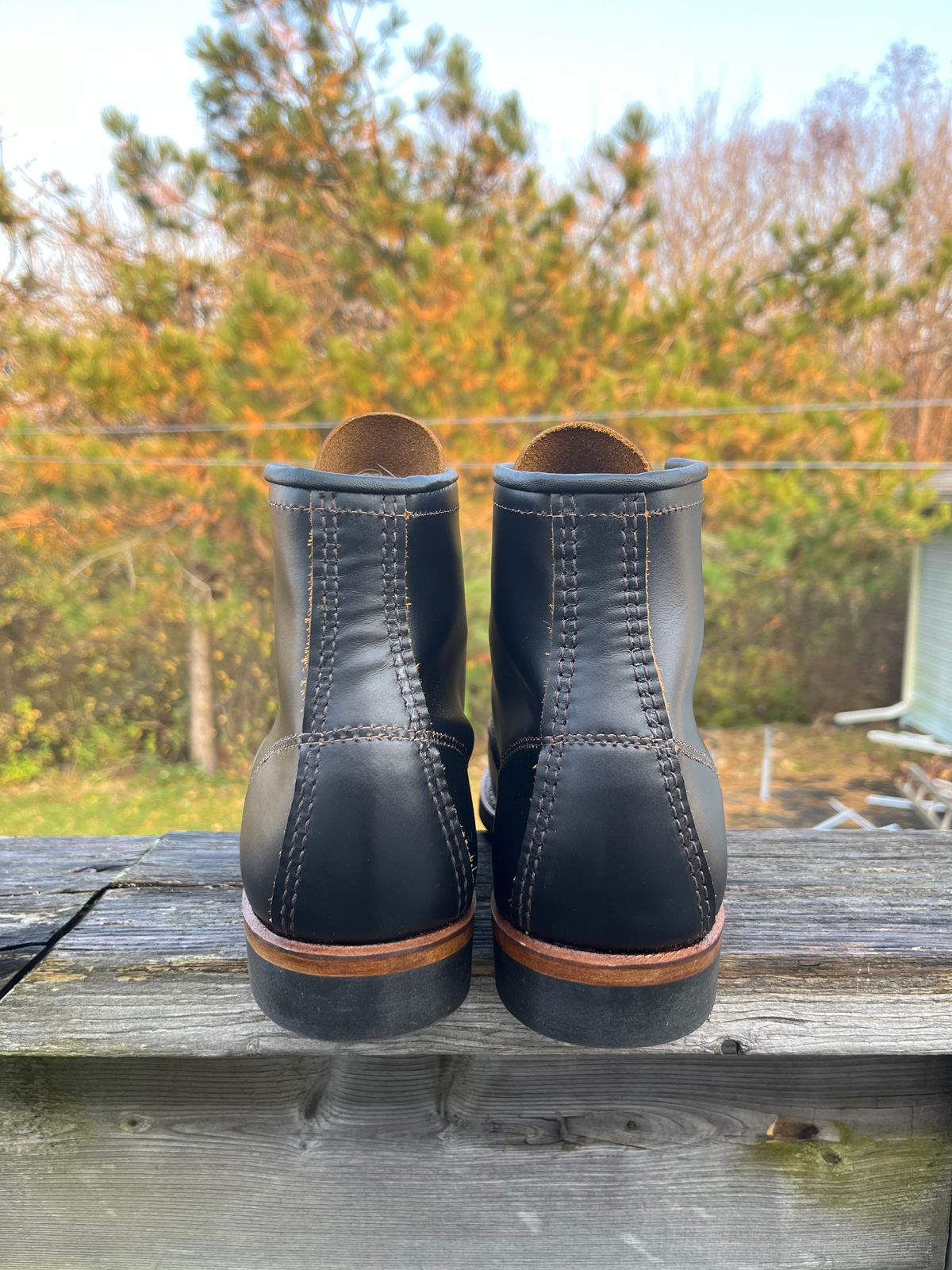 Photo by jamiejulia on November 1, 2024 of the Red Wing Beckman Flatbox in S.B. Foot Black Klondike.