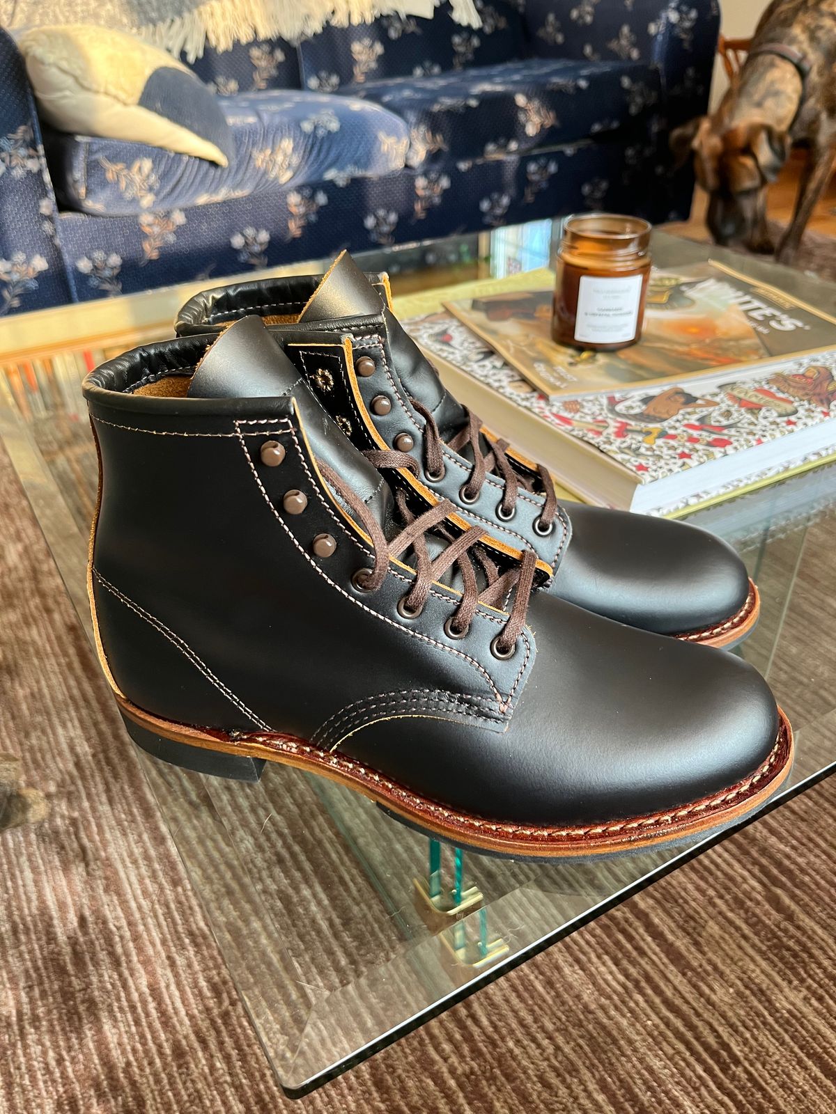 Photo by jamiejulia on November 1, 2024 of the Red Wing Beckman Flatbox in S.B. Foot Black Klondike.