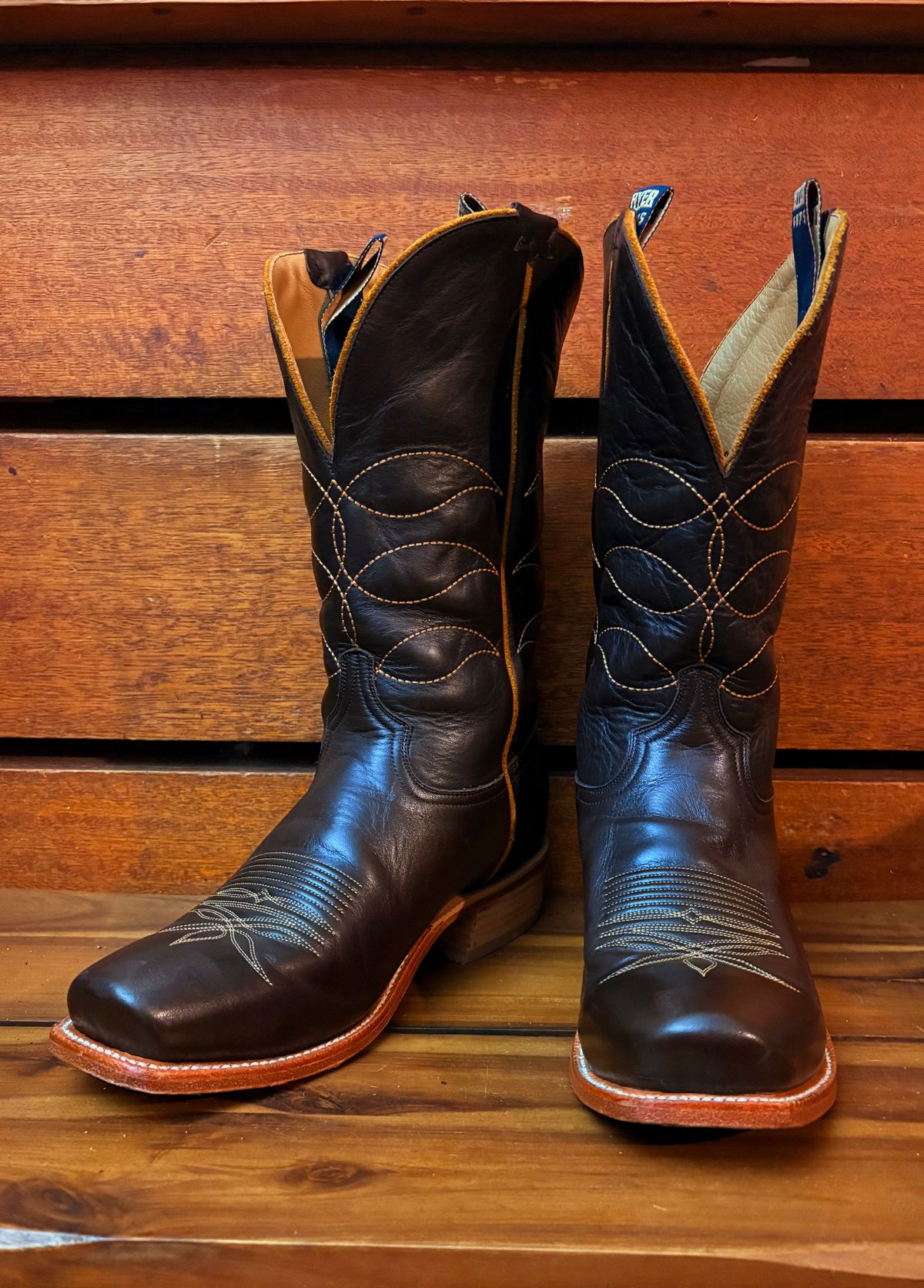 Photo by typist on May 24, 2025 of the HYER Boots Maize in Chocolate.