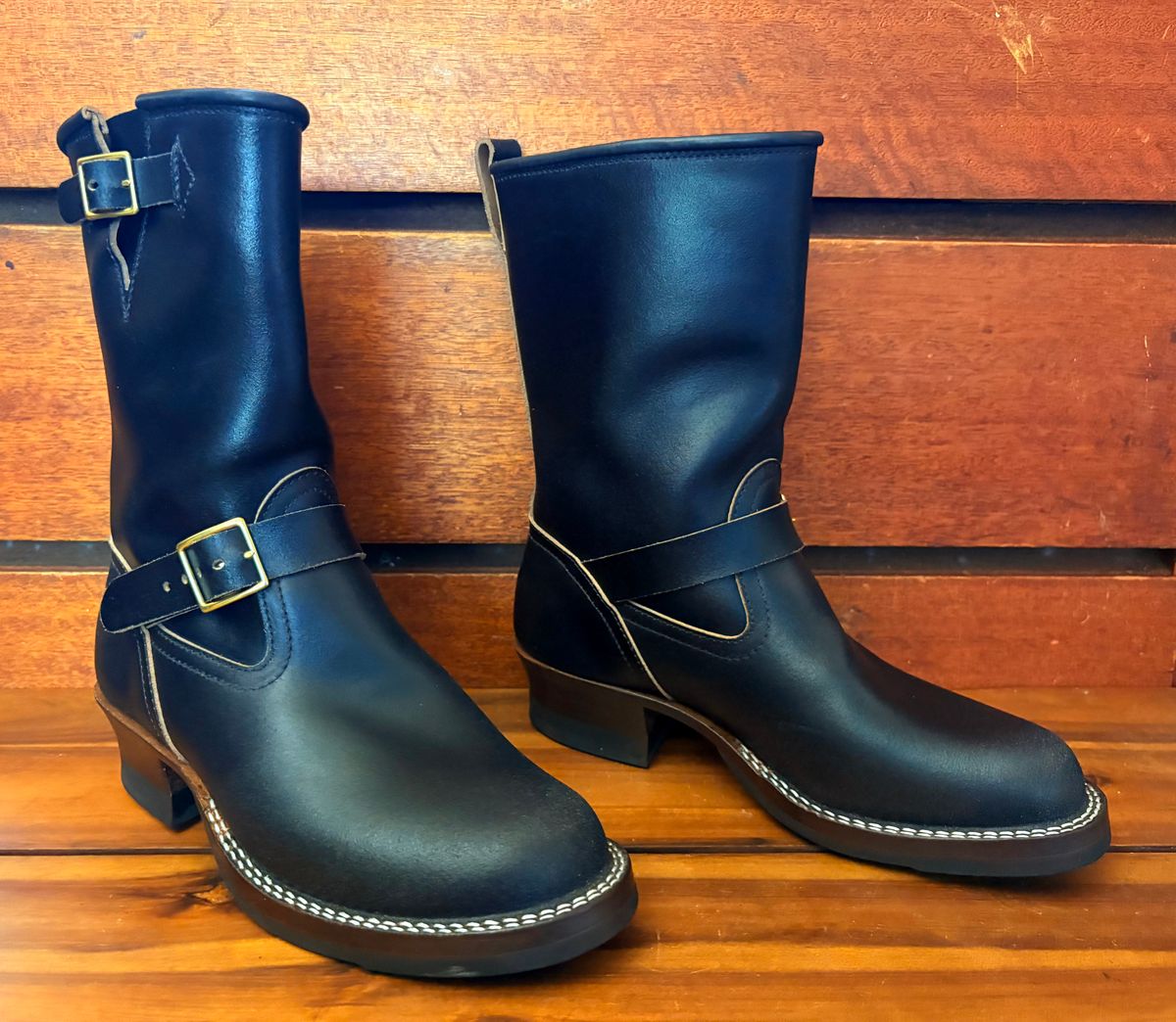 Photo by Apprehensivebootbuyer on July 11, 2025 of the Nicks Brakeman in Horween Black Waxed Flesh.