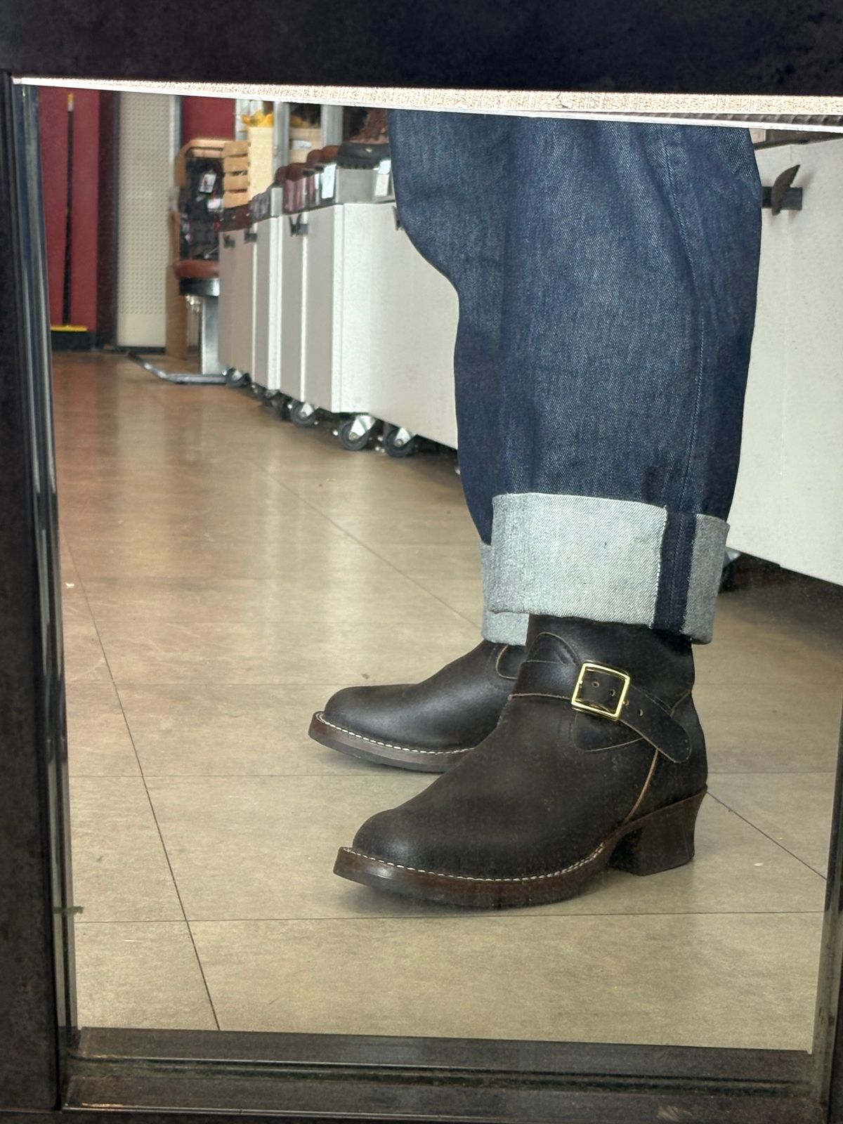 Photo by Apprehensivebootbuyer on July 16, 2025 of the Nicks Brakeman in Horween Black Waxed Flesh.