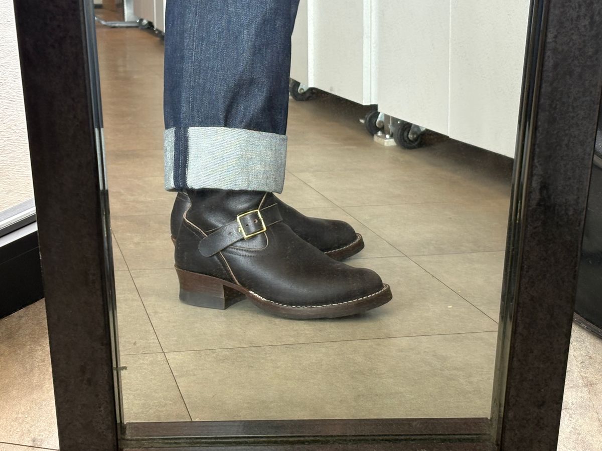 Photo by Apprehensivebootbuyer on July 16, 2025 of the Nicks Brakeman in Horween Black Waxed Flesh.