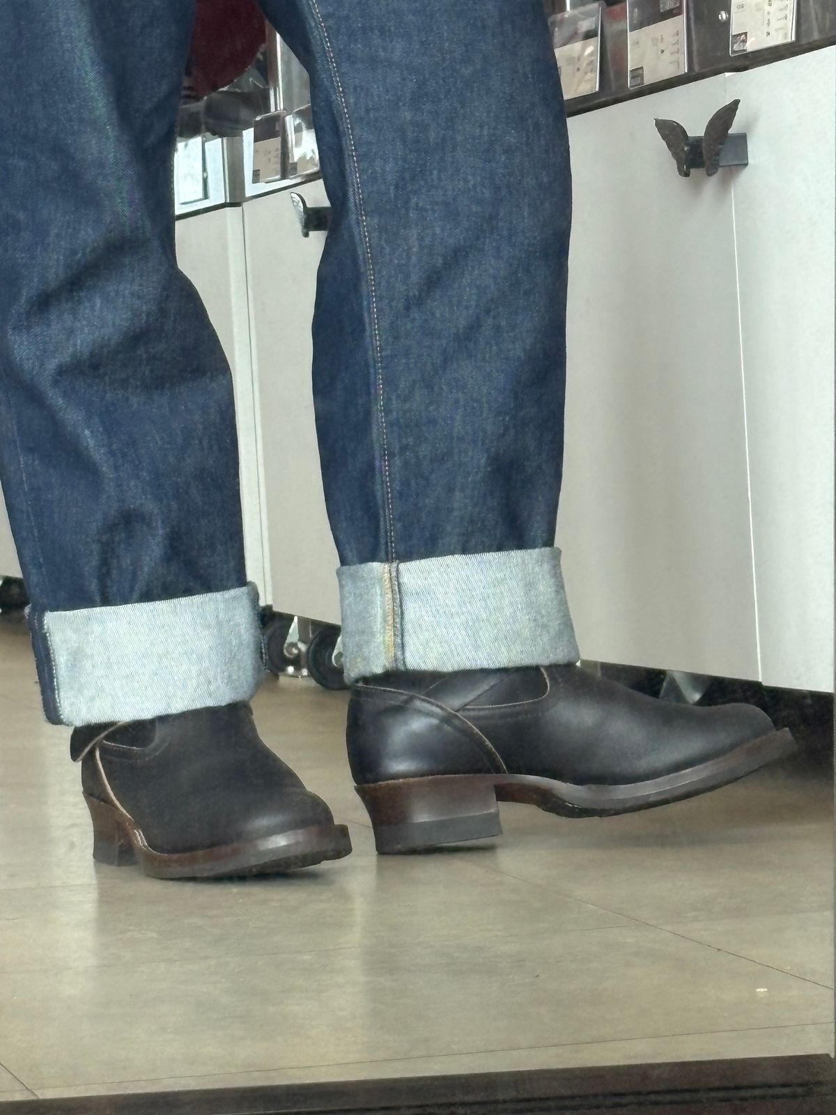 Photo by Apprehensivebootbuyer on July 16, 2025 of the Nicks Brakeman in Horween Black Waxed Flesh.