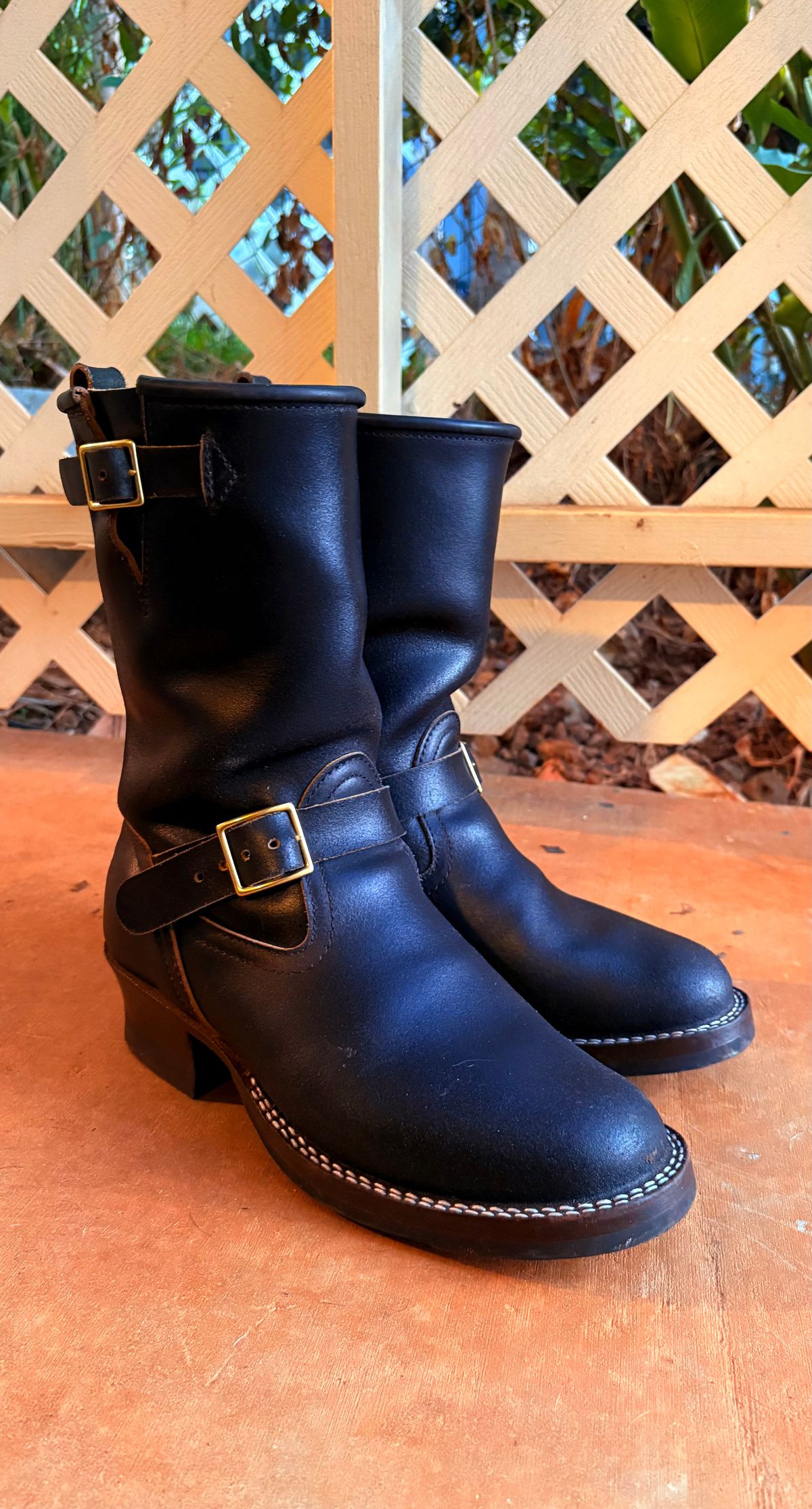 Photo by Apprehensivebootbuyer on July 23, 2025 of the Nicks Brakeman in Horween Black Waxed Flesh.