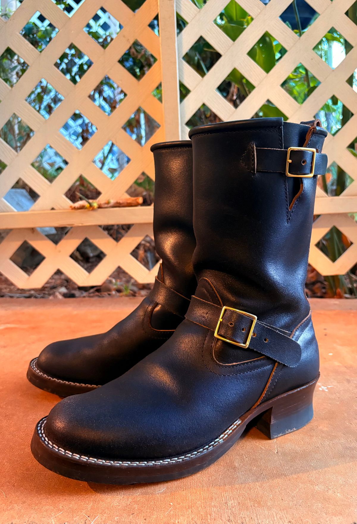 Photo by Apprehensivebootbuyer on July 23, 2025 of the Nicks Brakeman in Horween Black Waxed Flesh.