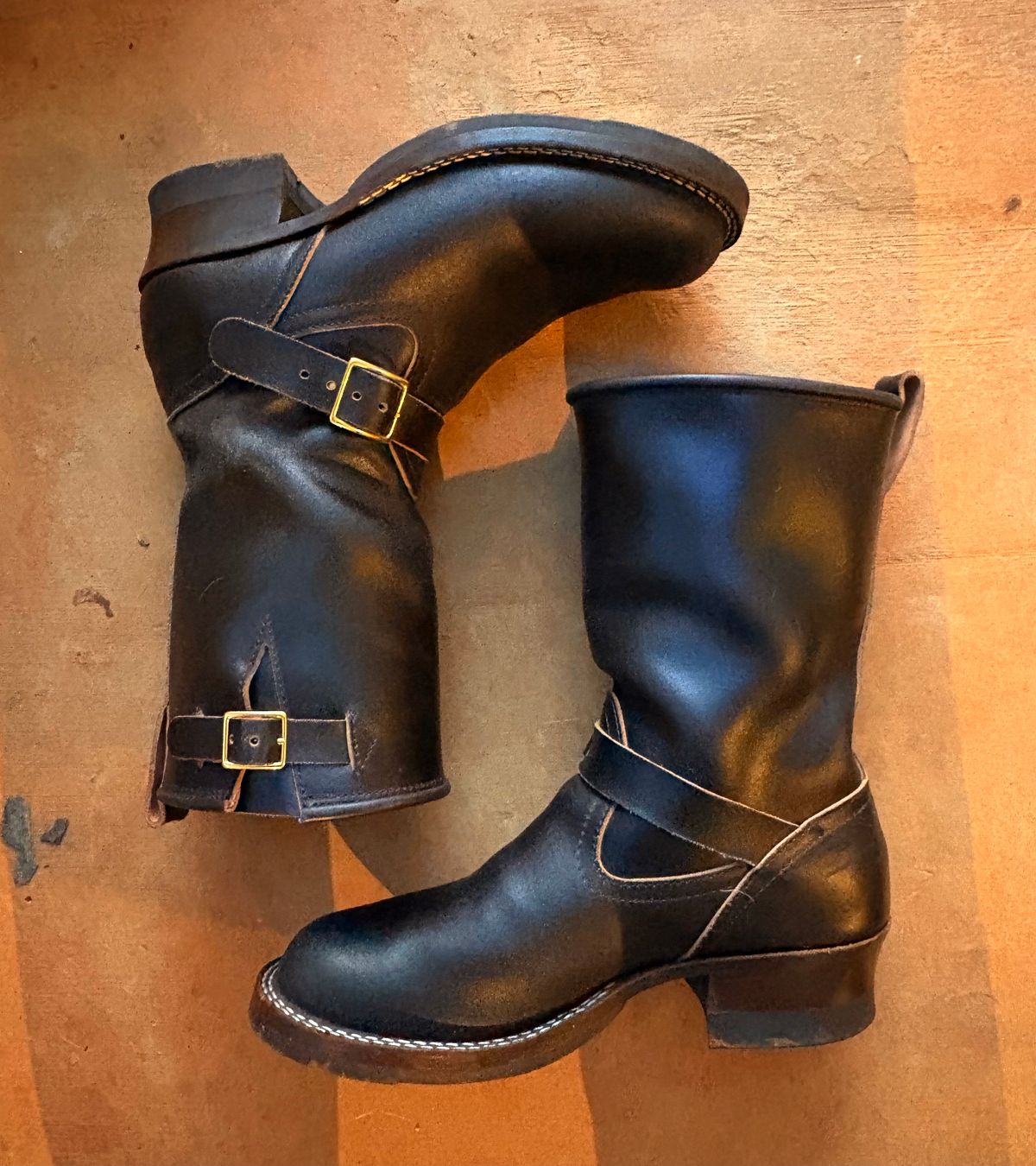 Photo by Apprehensivebootbuyer on July 23, 2025 of the Nicks Brakeman in Horween Black Waxed Flesh.
