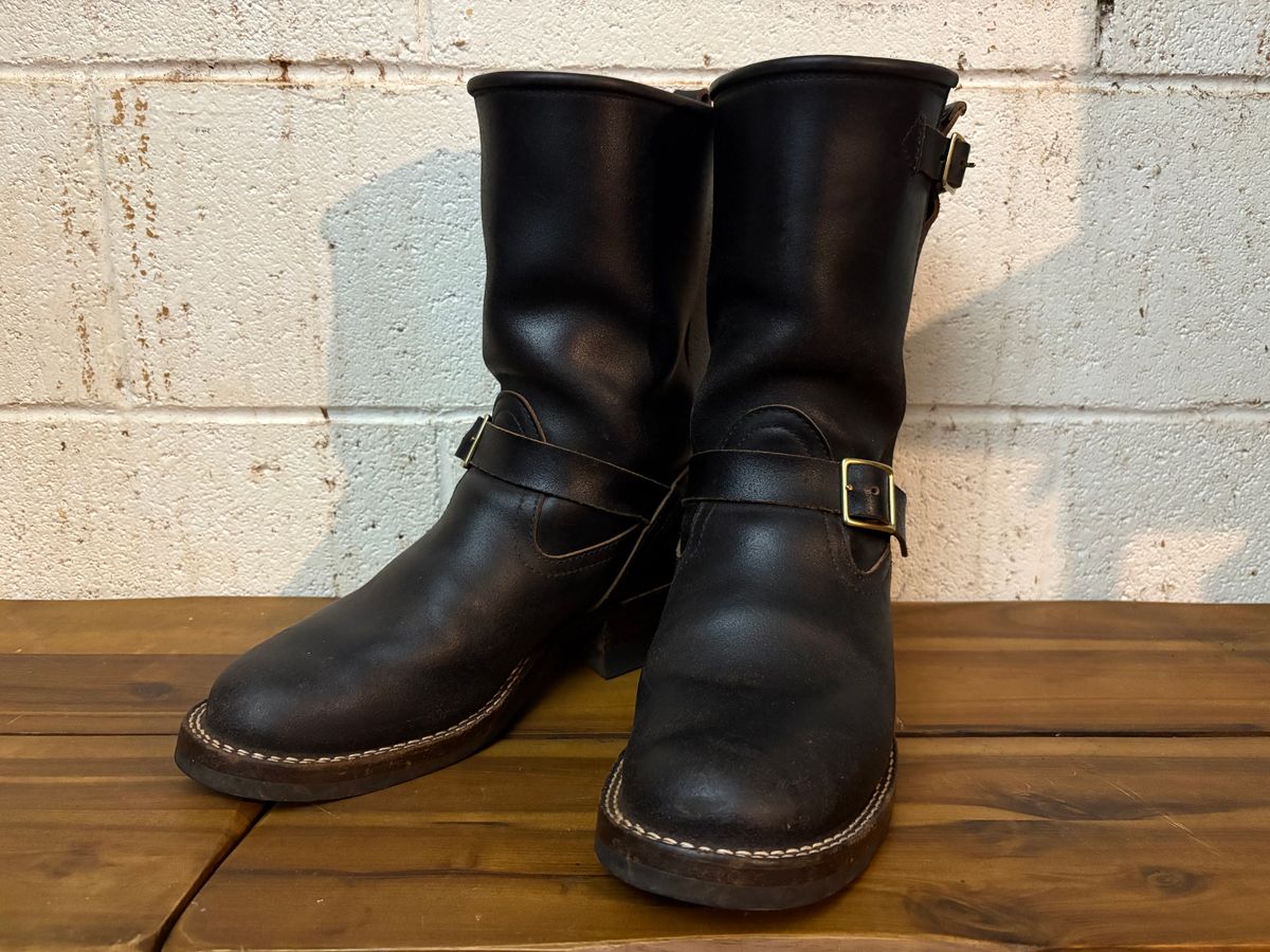 Photo by Apprehensivebootbuyer on December 1, 2025 of the Nicks Brakeman in Horween Black Waxed Flesh.