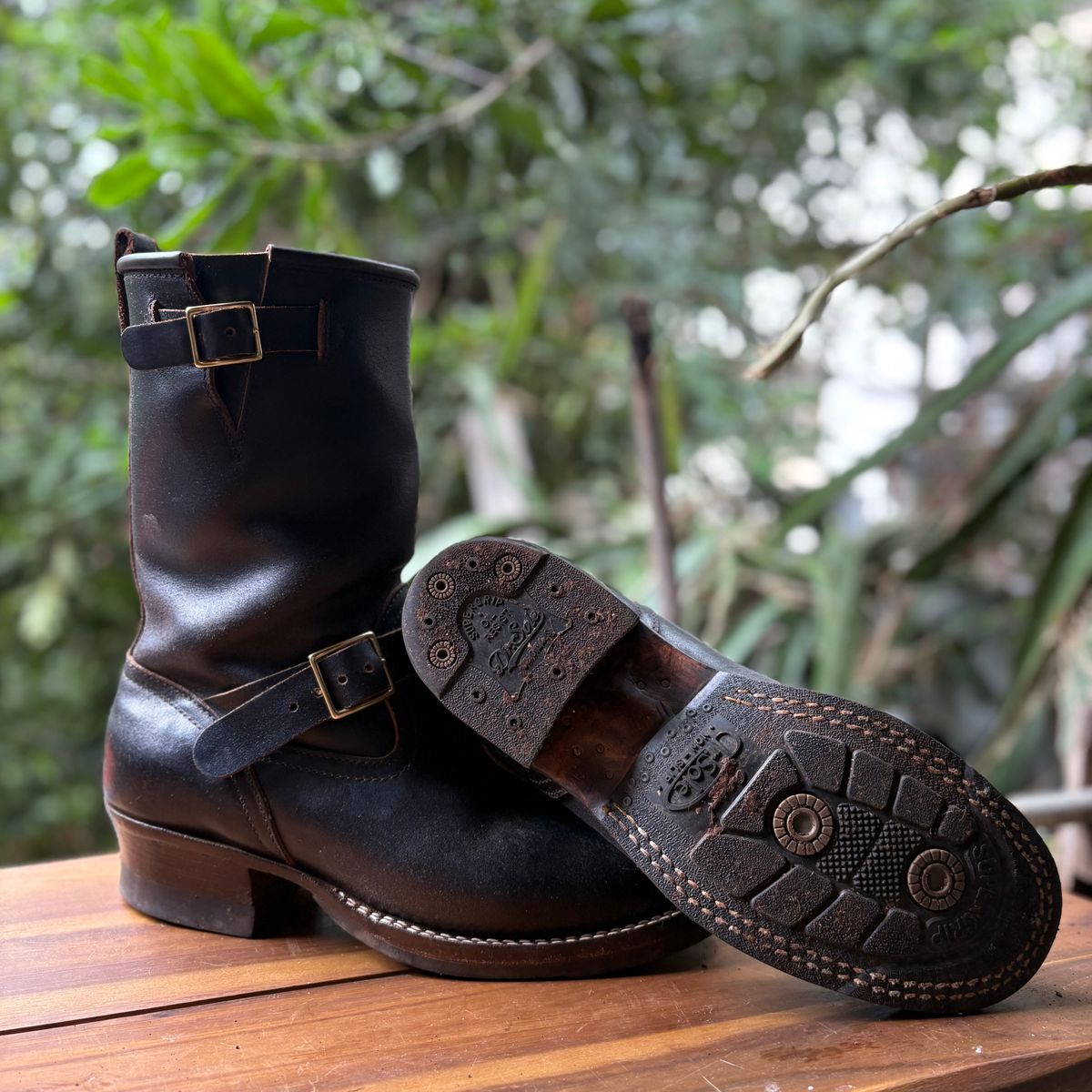 Photo by Apprehensivebootbuyer on January 23, 2026 of the Nicks Brakeman in Horween Black Waxed Flesh.