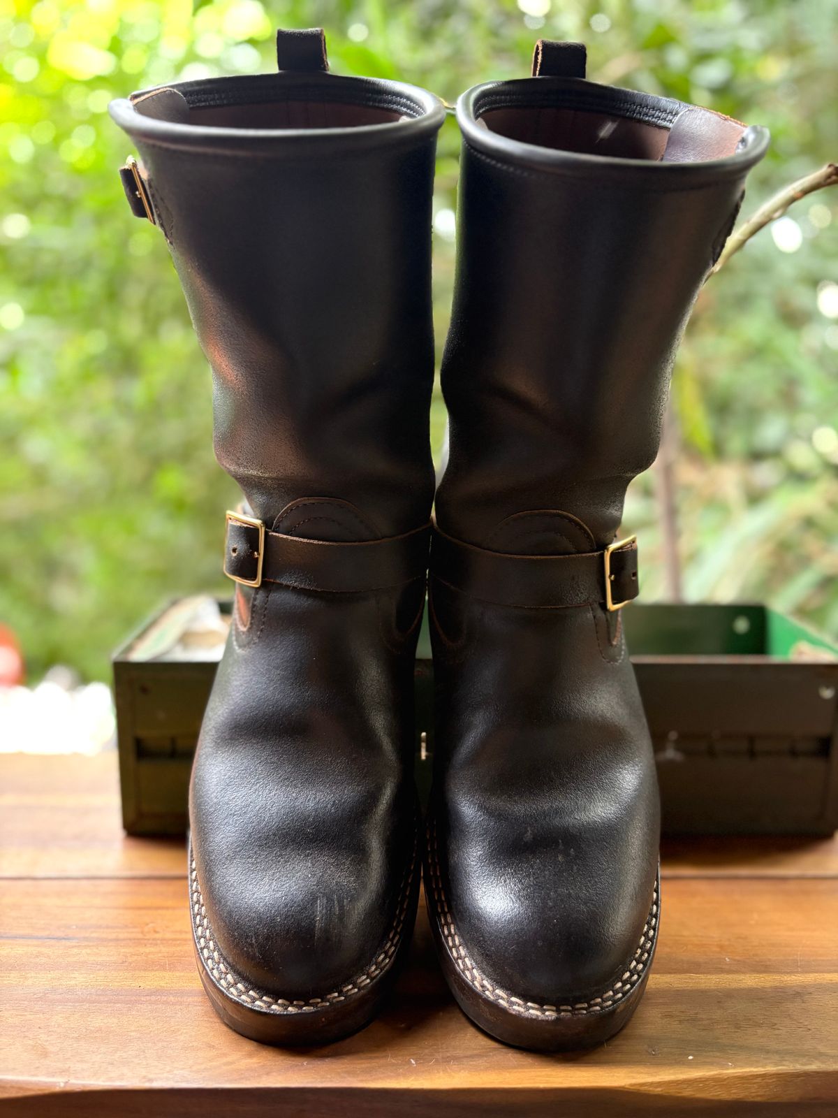 Photo by Apprehensivebootbuyer on January 23, 2026 of the Nicks Brakeman in Horween Black Waxed Flesh.