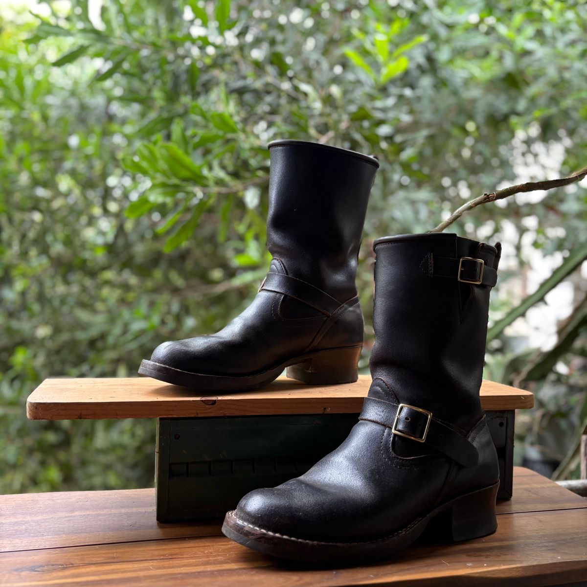 Photo by Apprehensivebootbuyer on January 23, 2026 of the Nicks Brakeman in Horween Black Waxed Flesh.