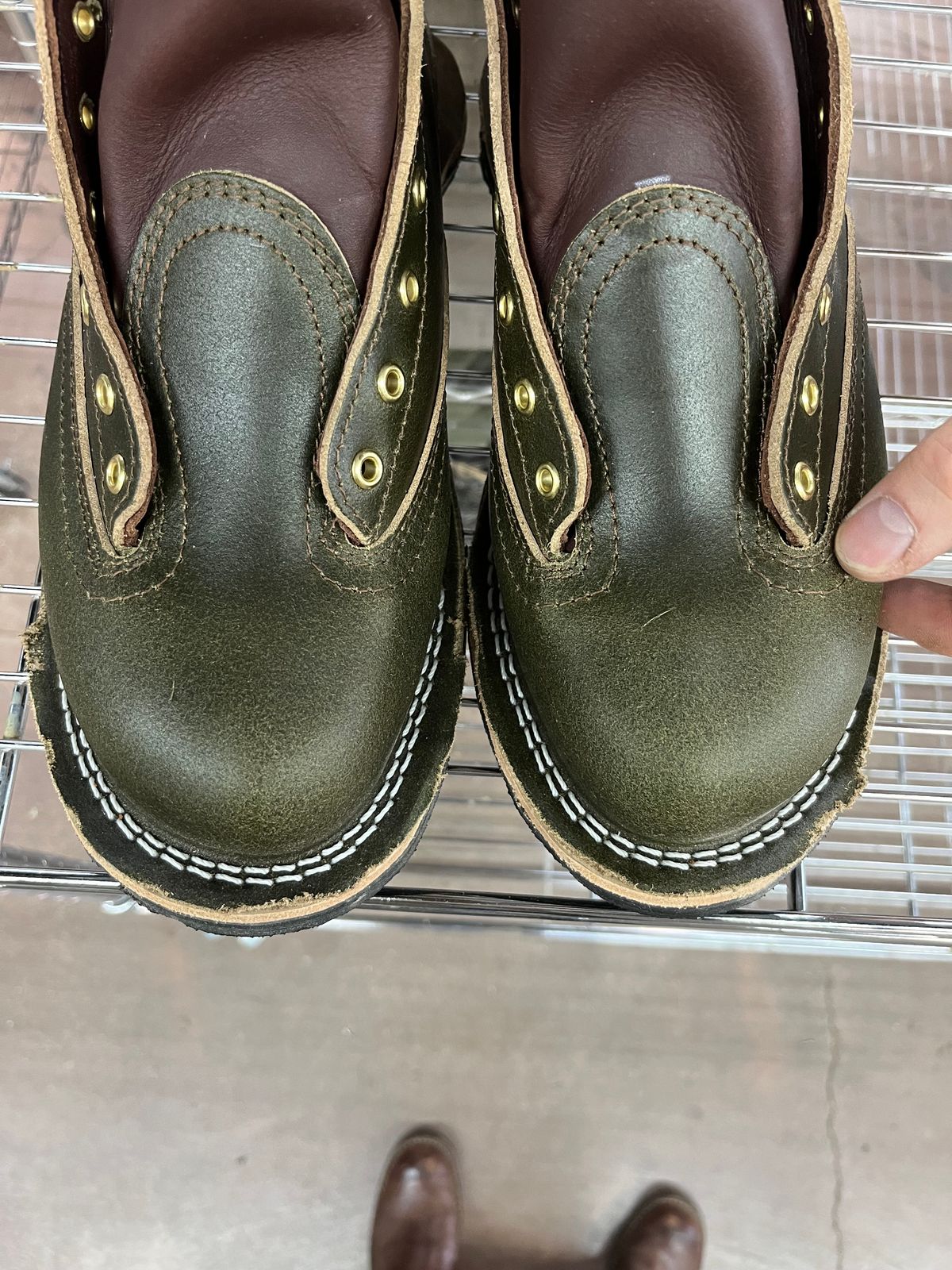 Photo by Apprehensivebootbuyer on November 19, 2025 of the Nicks Lace To Toe in Greener Pastures Waxed flesh.