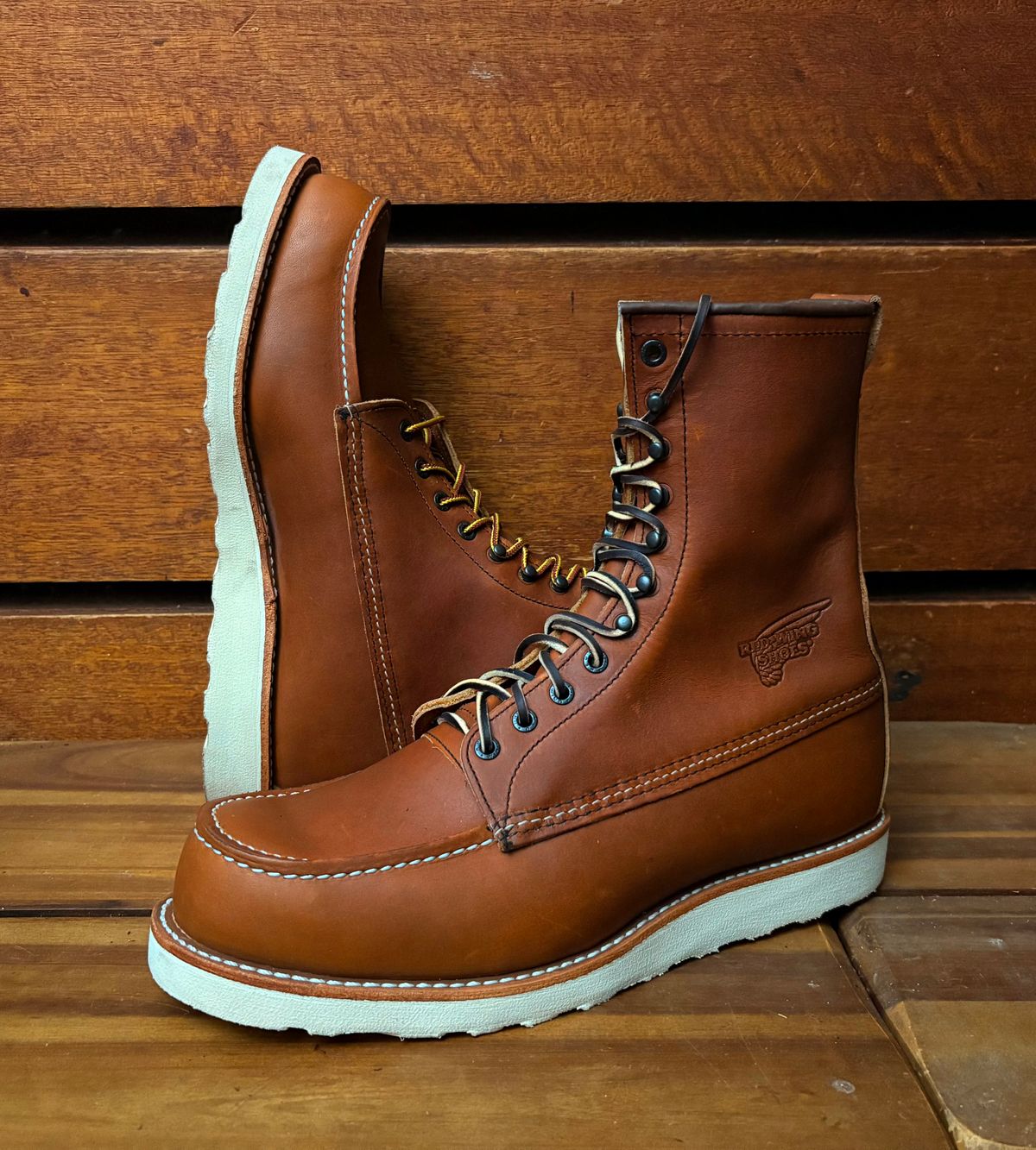 Photo by Apprehensivebootbuyer on August 31, 2025 of the Red Wing 10877 in S.B. Foot Oro-Iginal.