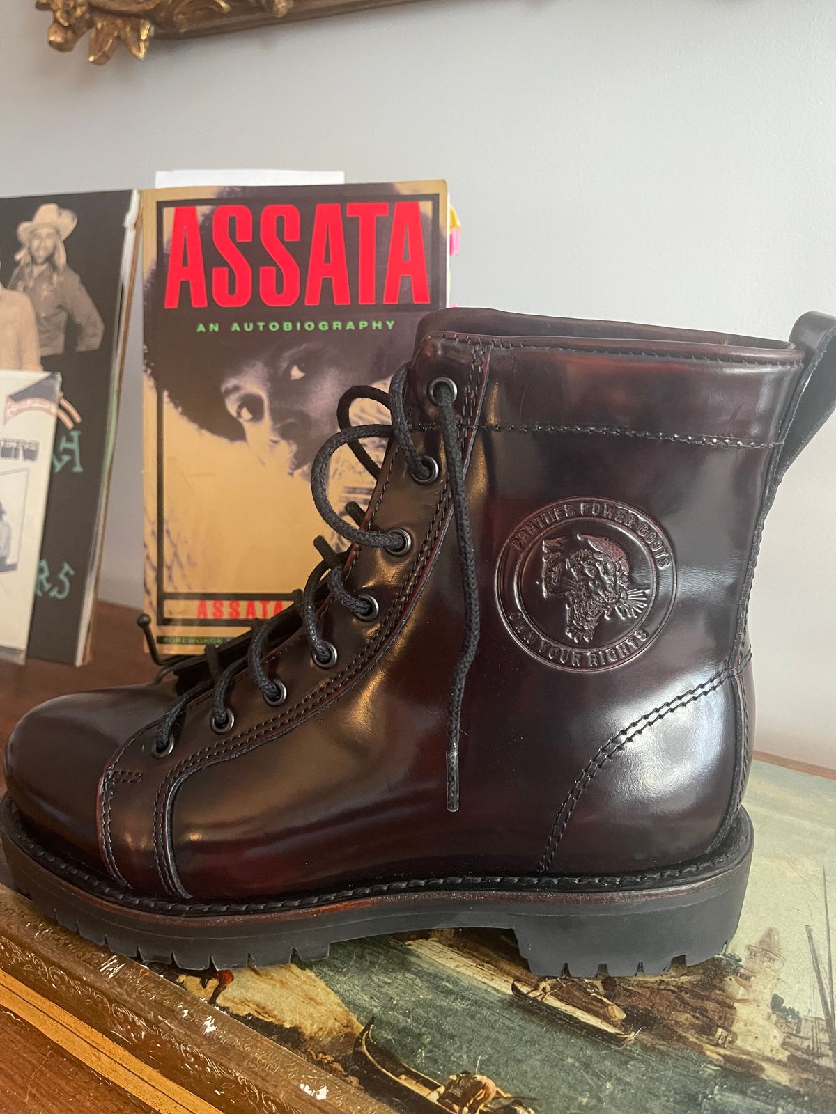 Photo by Tina_Sparkle on October 1, 2024 of the Panther Power Boots Malcolm X Brochole Wine in Cherry Black Chameleon Mexican Tannage.