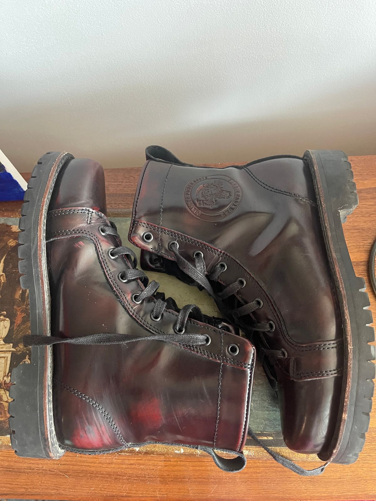 Photo by Tina_Sparkle on November 5, 2024 of the Panther Power Boots Malcolm X Brochole Wine in Cherry Black Chameleon Mexican Tannage.