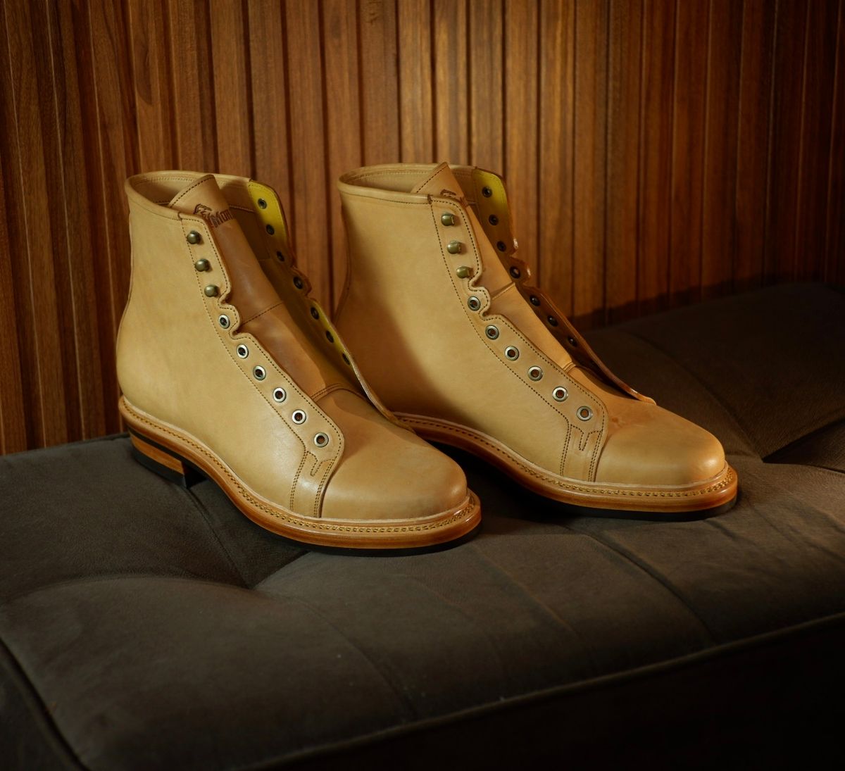 Photo by dhio on October 8, 2025 of the Mora Son Shoes Gelada in Maryam Natural Horsebutt.