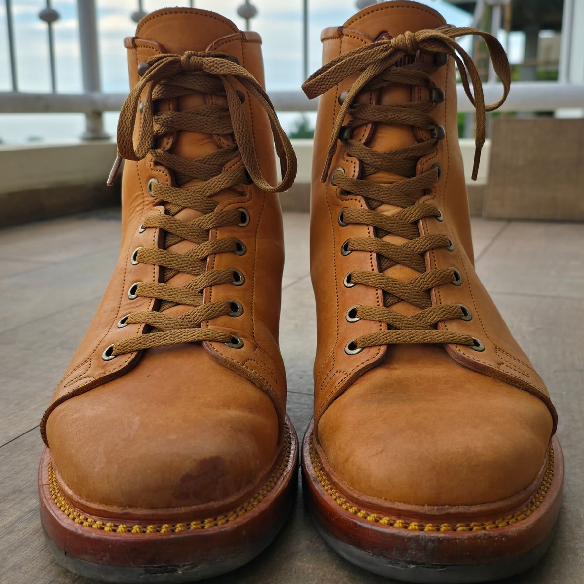 Photo by dhio on November 3, 2025 of the Mora Son Shoes Gelada in Maryam Natural Horsebutt.