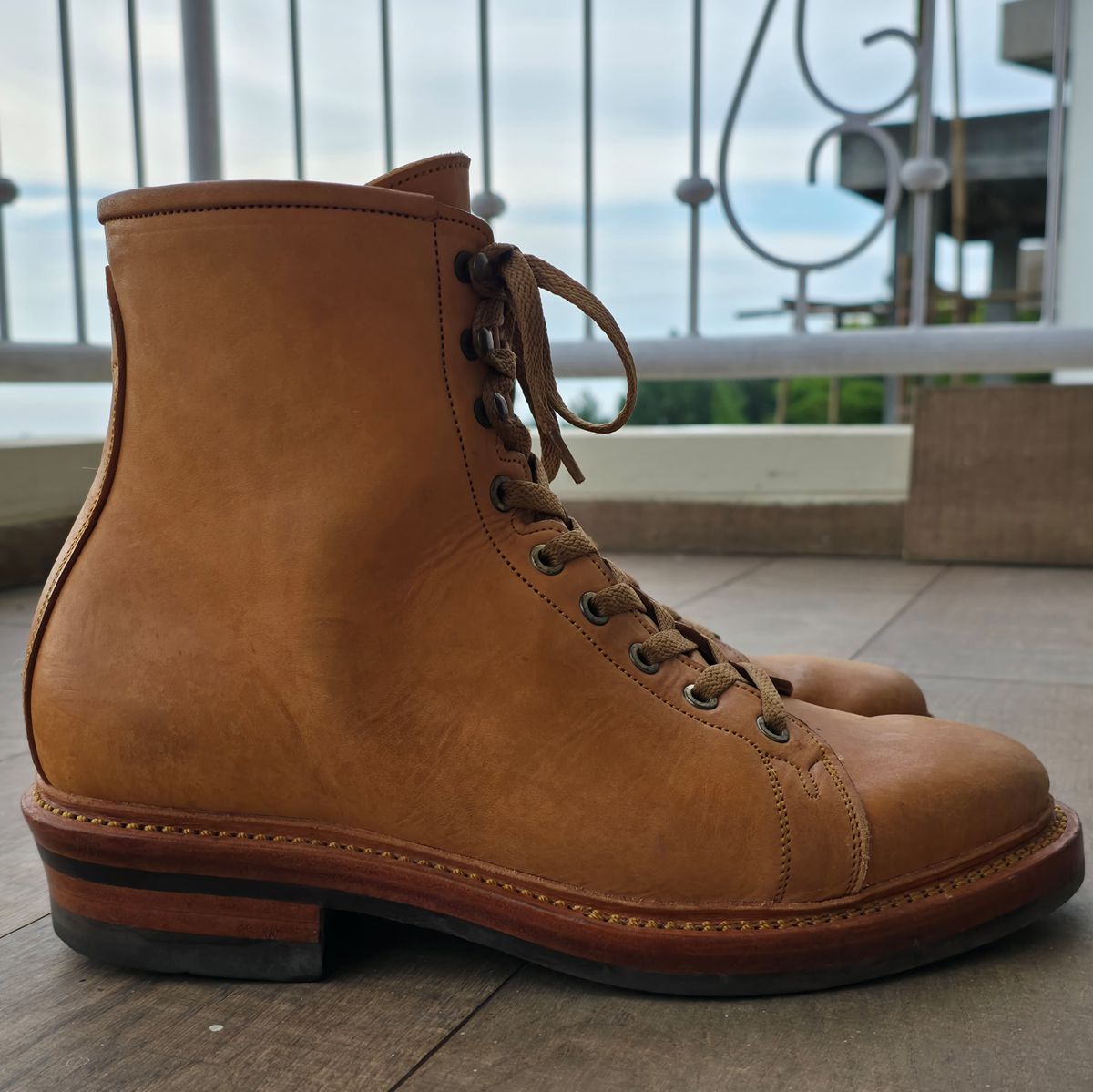 Photo by dhio on November 3, 2025 of the Mora Son Shoes Gelada in Maryam Natural Horsebutt.