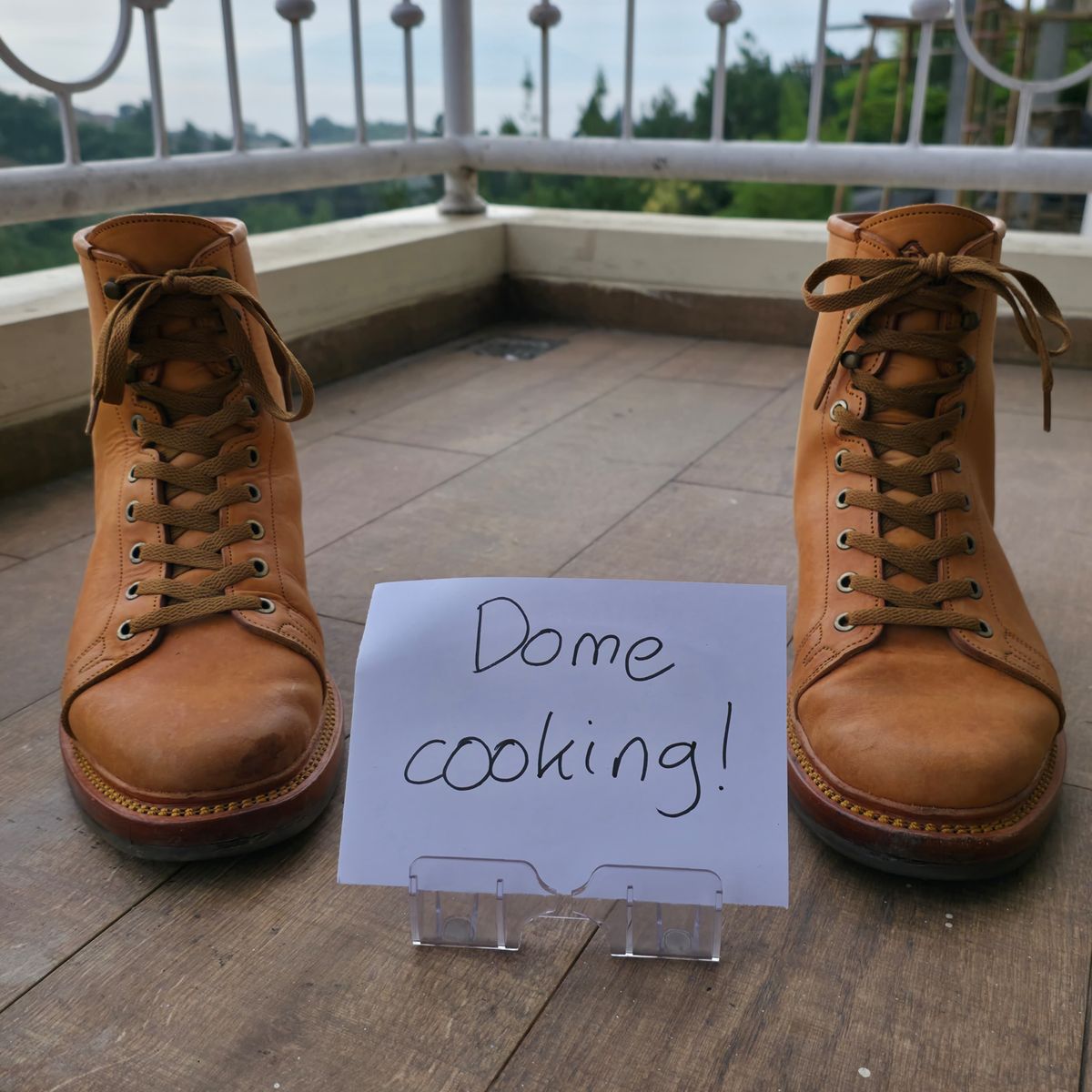 Photo by dhio on November 3, 2025 of the Mora Son Shoes Gelada in Maryam Natural Horsebutt.