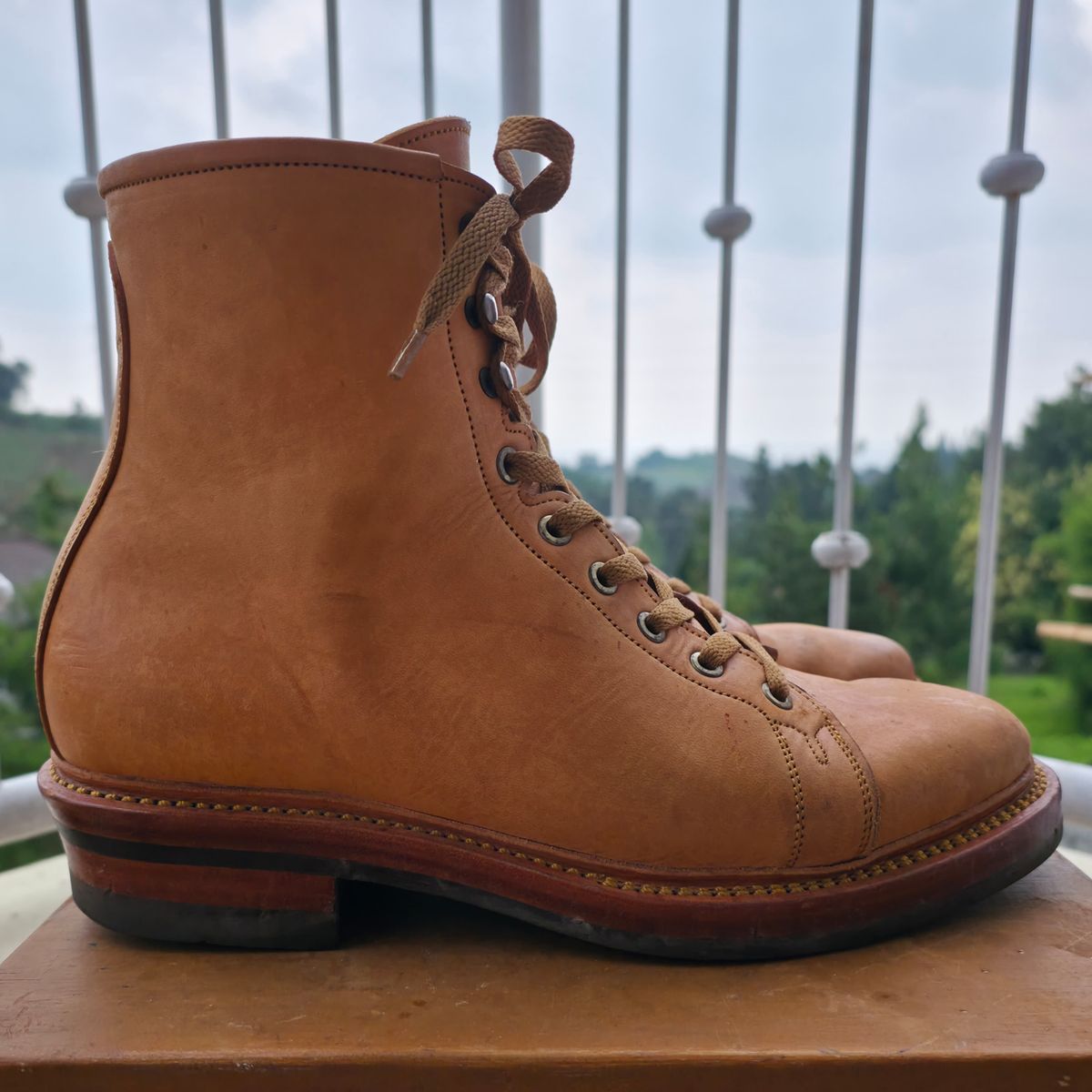 Photo by dhio on December 1, 2025 of the Mora Son Shoes Gelada in Maryam Natural Horsebutt.