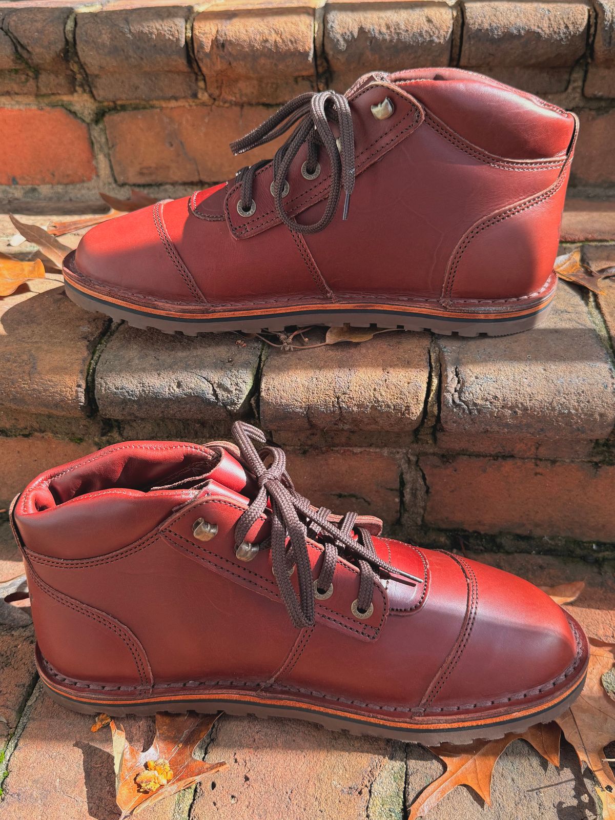 Photo by zcurtis90 on October 1, 2025 of the Jim Green African Ranger Barefoot Boot in Jim Green / Walnut Veg Retan.
