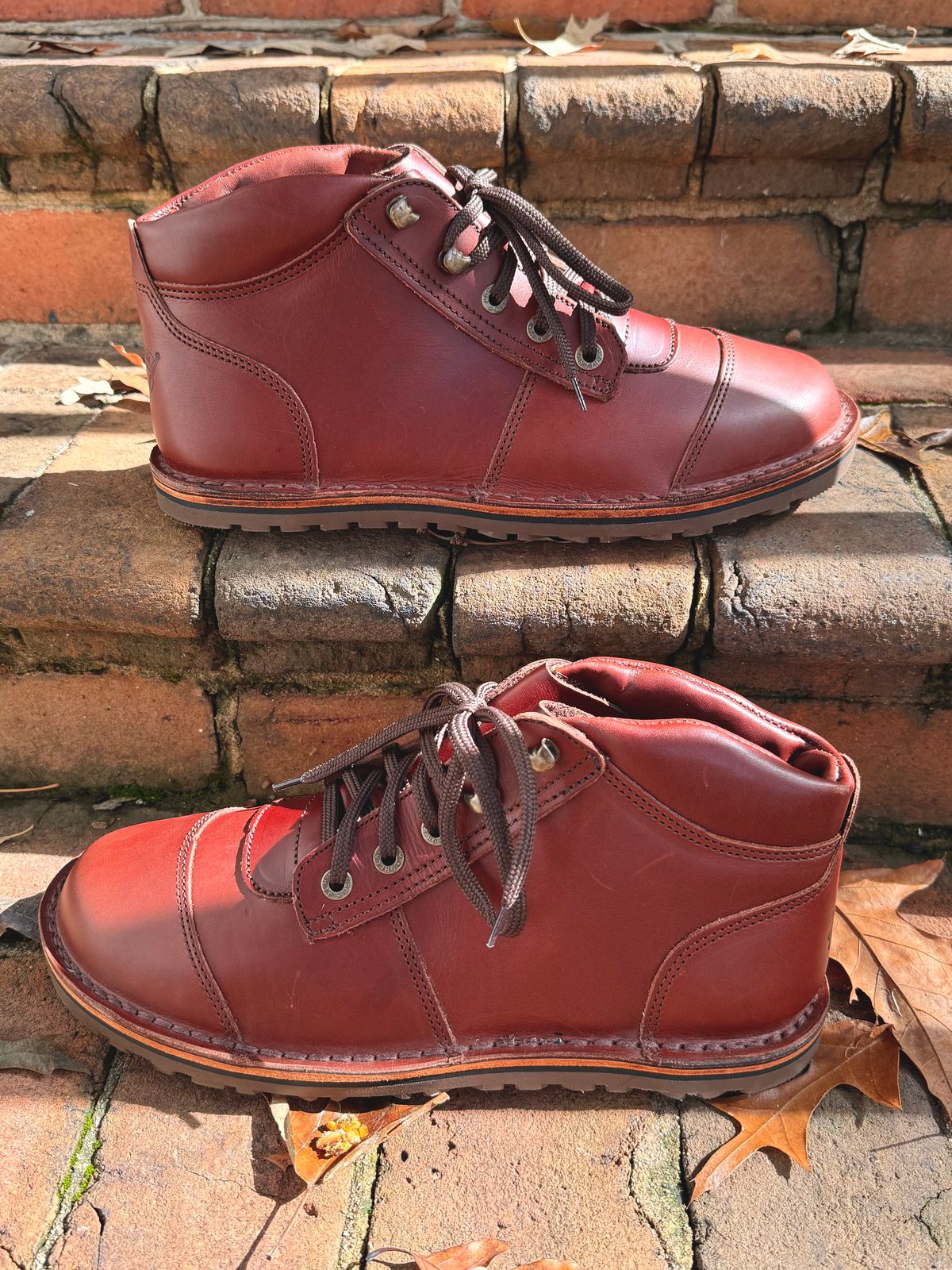 Photo by zcurtis90 on October 1, 2025 of the Jim Green African Ranger Barefoot Boot in Jim Green / Walnut Veg Retan.