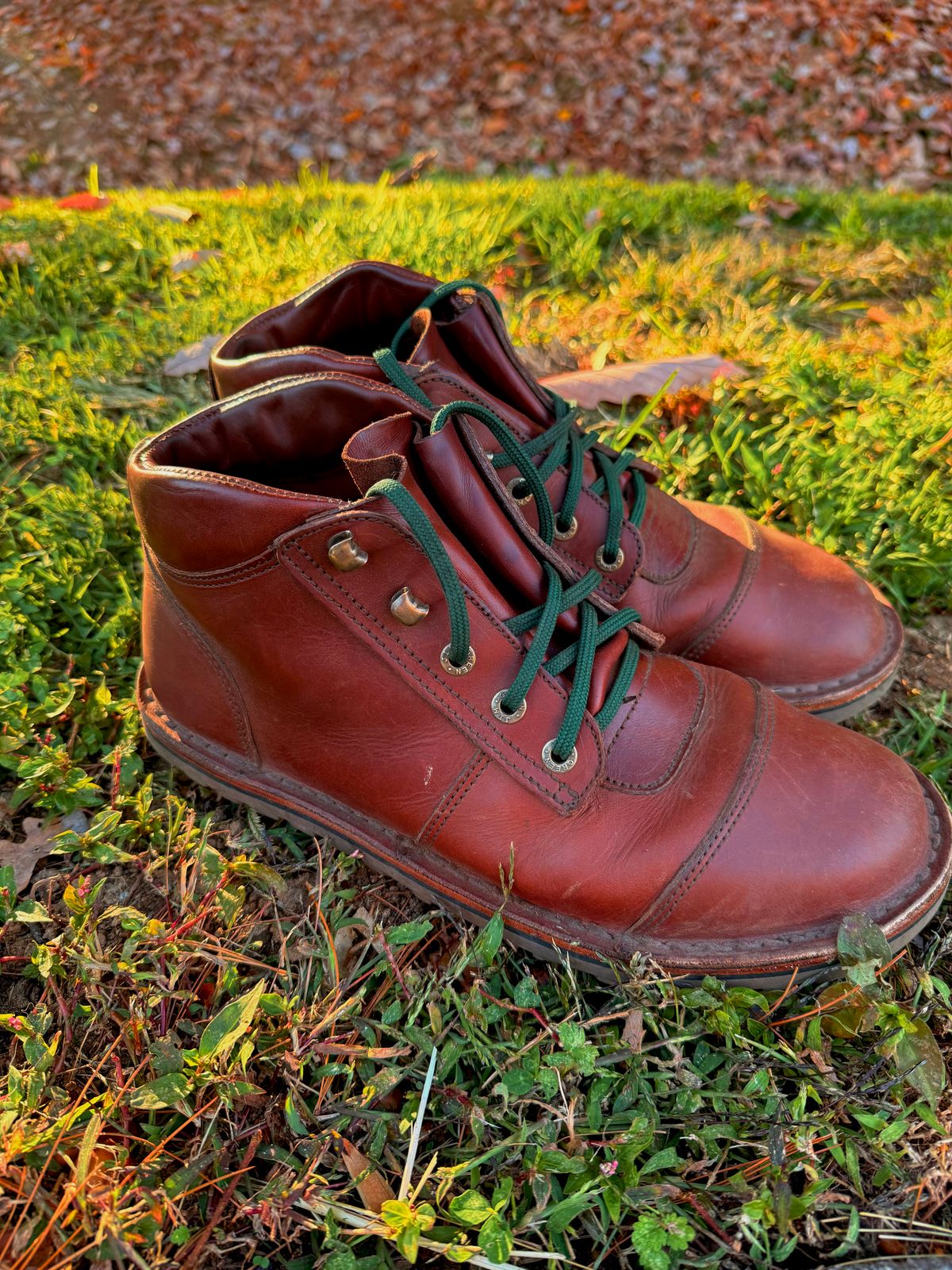 Photo by zcurtis90 on November 5, 2025 of the Jim Green African Ranger Barefoot Boot in Jim Green / Walnut Veg Retan.