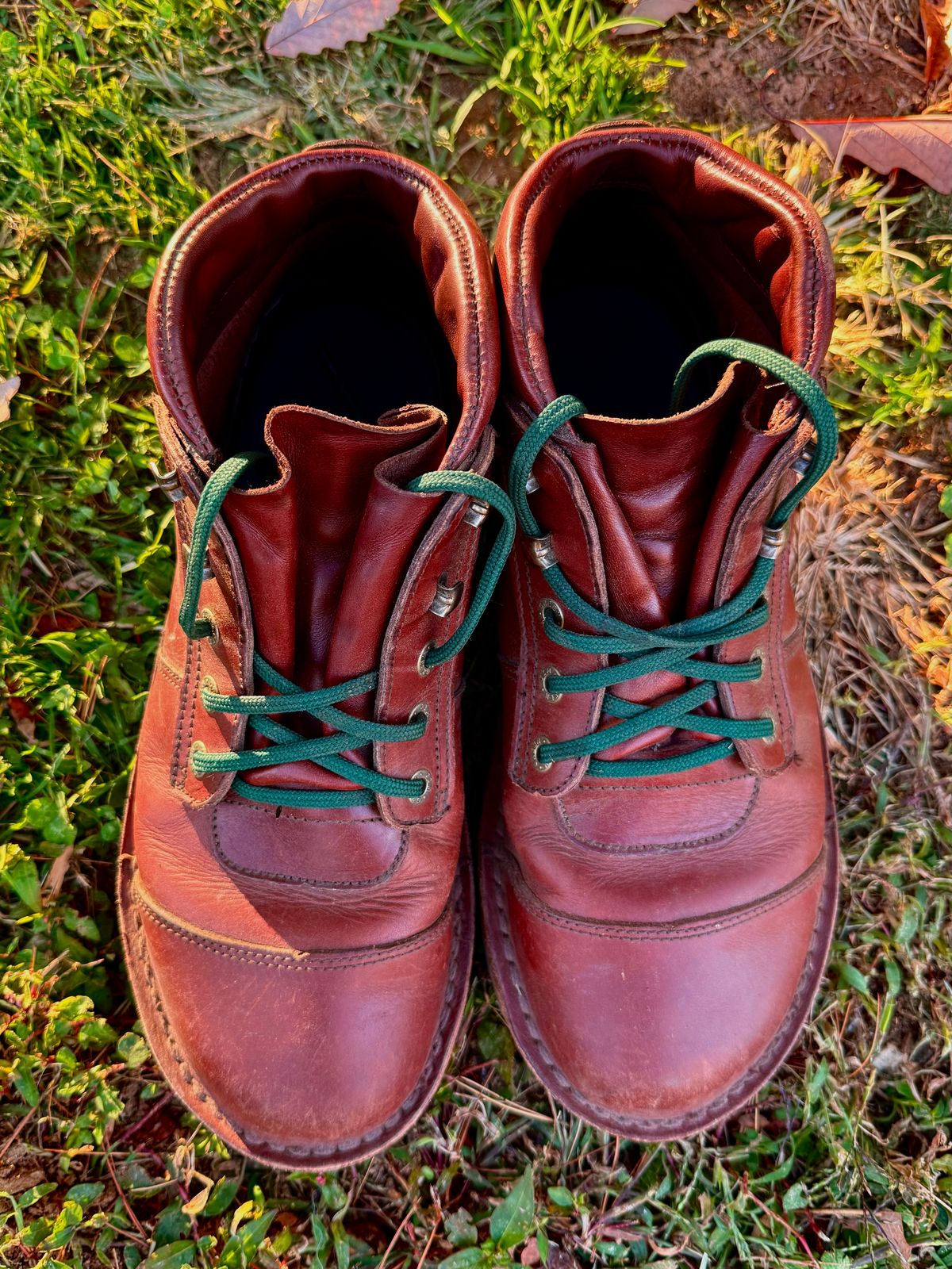 Photo by zcurtis90 on November 5, 2025 of the Jim Green African Ranger Barefoot Boot in Jim Green / Walnut Veg Retan.