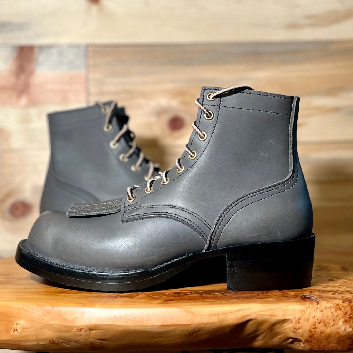 Photo by reedscruggs on October 16, 2024 of the Nicks Prospector in Nicks/Seidel 1964 Gray Smooth.