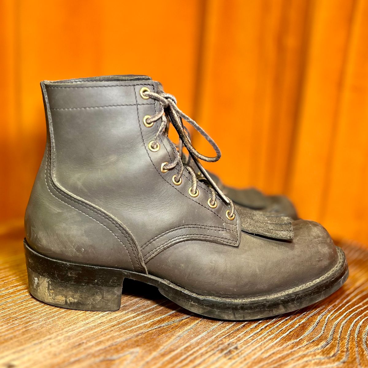 Photo by reedscruggs on November 5, 2024 of the Nicks Prospector in Nicks/Seidel 1964 Gray Smooth.