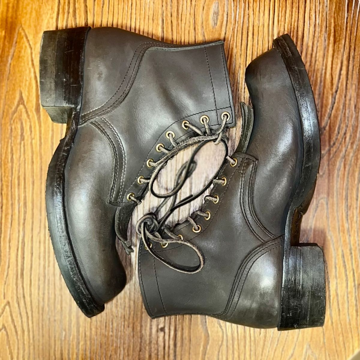 Photo by reedscruggs on December 5, 2024 of the Nicks Prospector in Nicks/Seidel 1964 Gray Smooth.