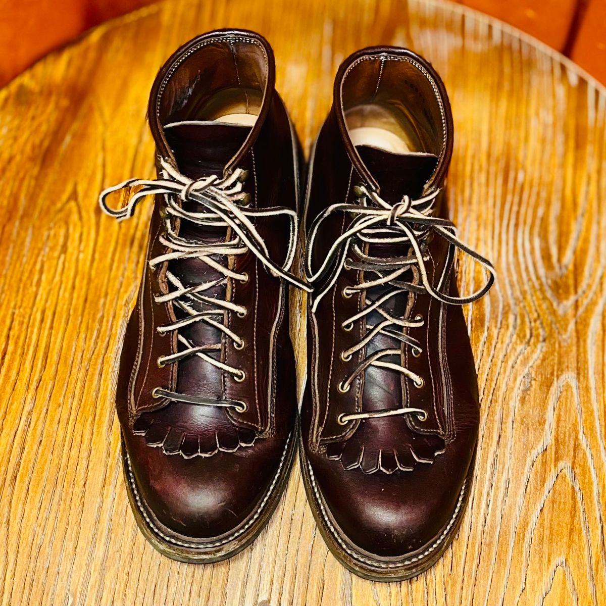 Photo by reedscruggs on December 5, 2024 of the Caswell Boot Company Carver in Wickett & Craig Chestnut Oiled Latigo.