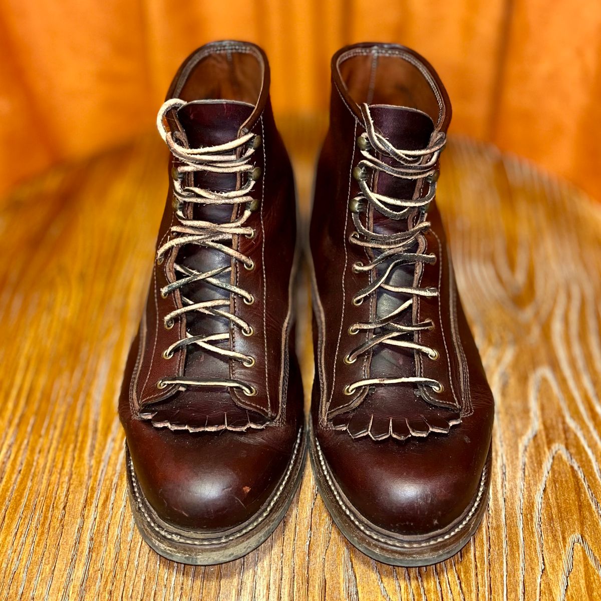 Photo by reedscruggs on January 5, 2025 of the Caswell Boot Company Carver in Wickett & Craig Chestnut Oiled Latigo.