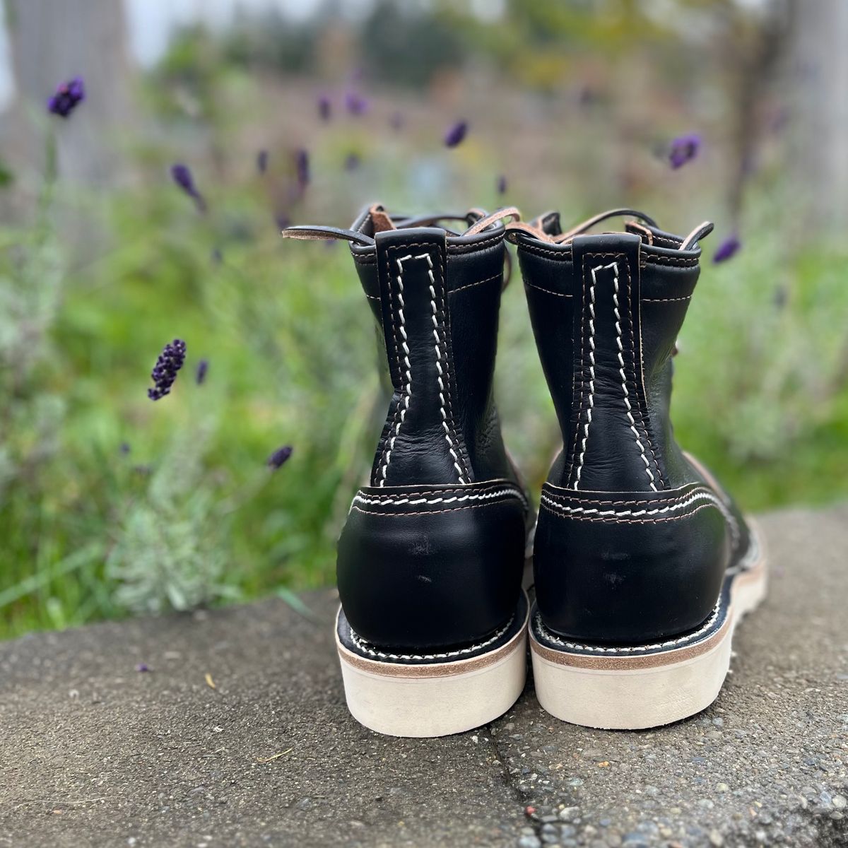 Photo by boot_loon on November 4, 2025 of the Wesco Jobmaster in Horween Black Teacore Chromexcel.