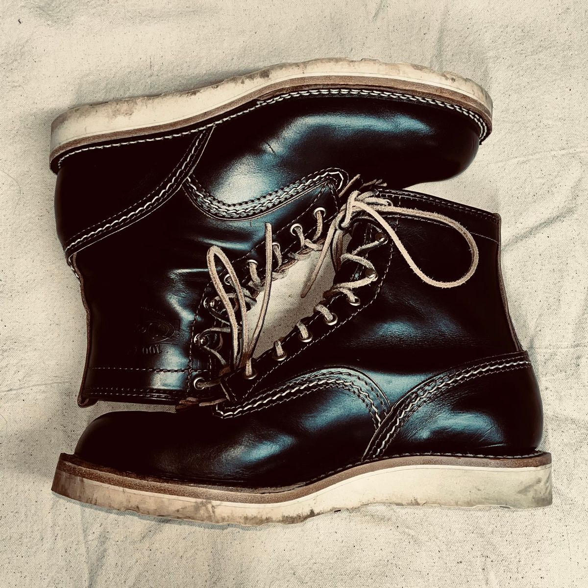 Photo by boot_loon on December 5, 2025 of the Wesco Jobmaster in Horween Black Teacore Chromexcel.