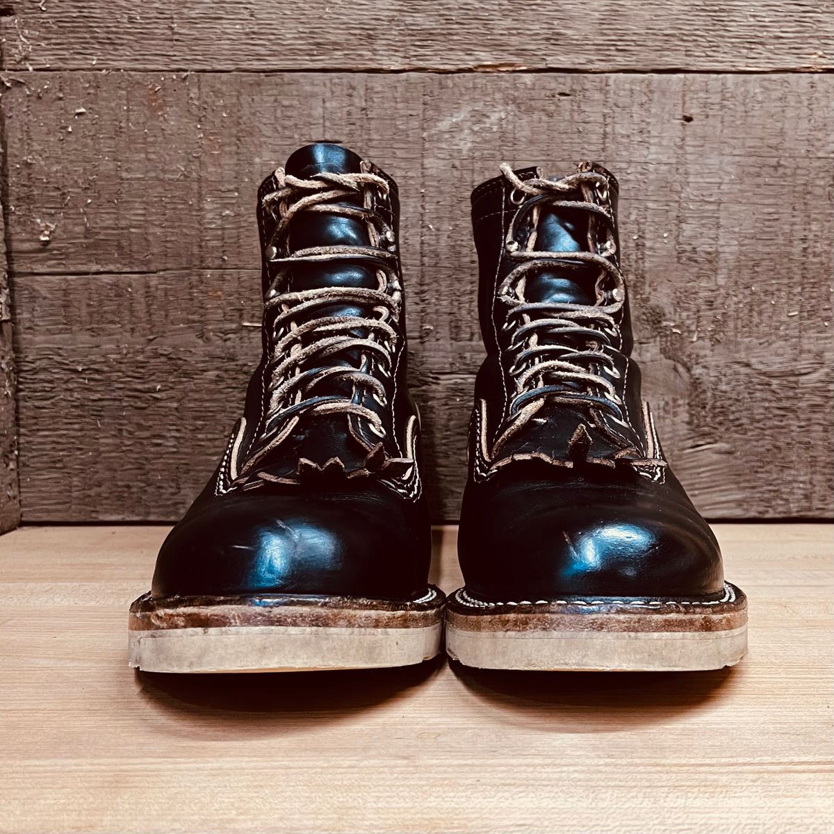 Photo by boot_loon on January 5, 2026 of the Wesco Jobmaster in Horween Black Teacore Chromexcel.