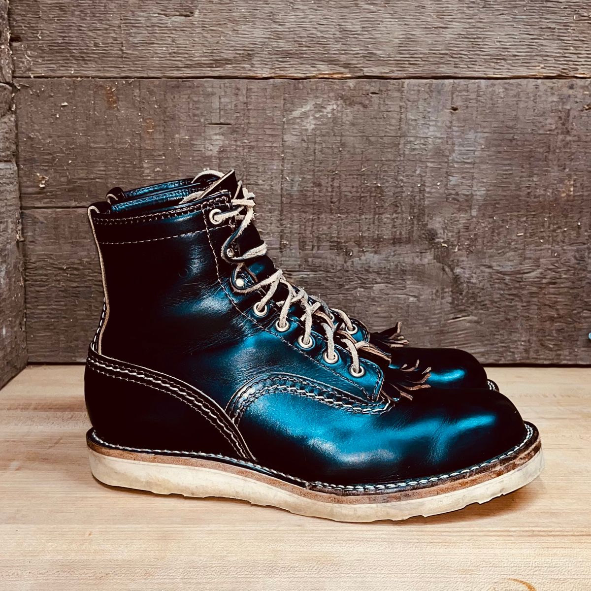 Photo by boot_loon on January 5, 2026 of the Wesco Jobmaster in Horween Black Teacore Chromexcel.